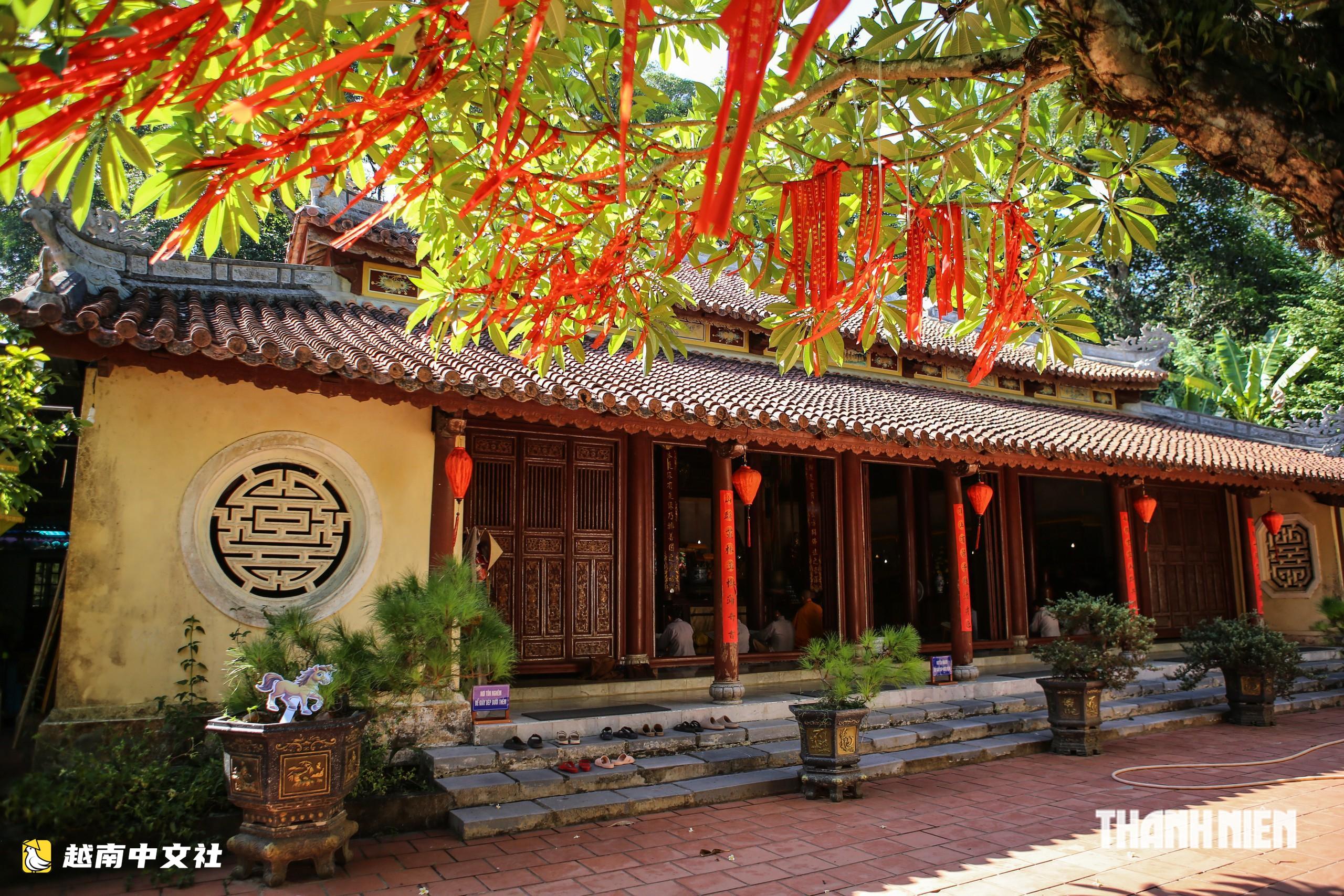 越南阮朝多位皇帝曾留下詩篇讚美聖緣寺美景的國寺