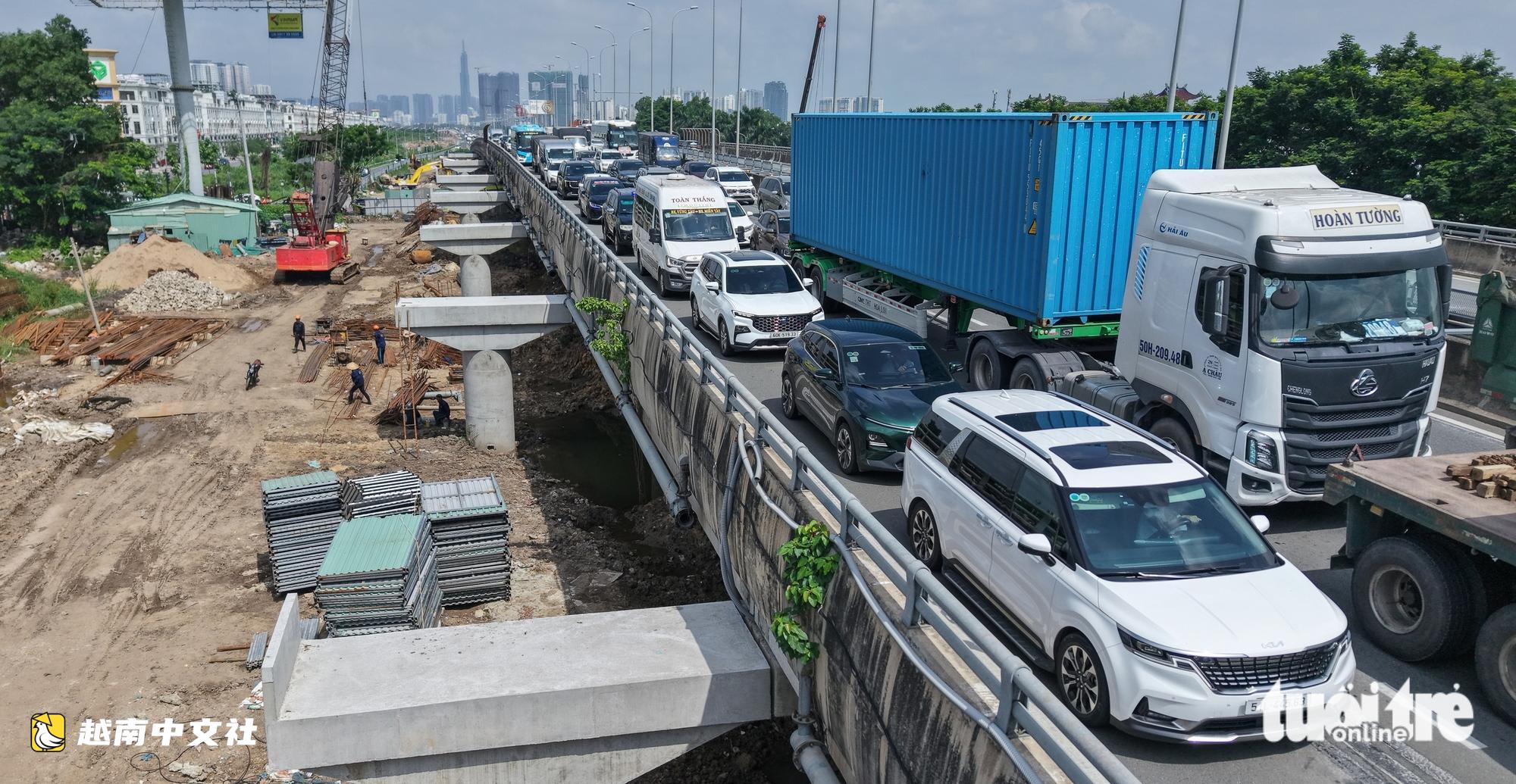 越南安富立交連接線趕工期,為隆城機場商業運營做好準備