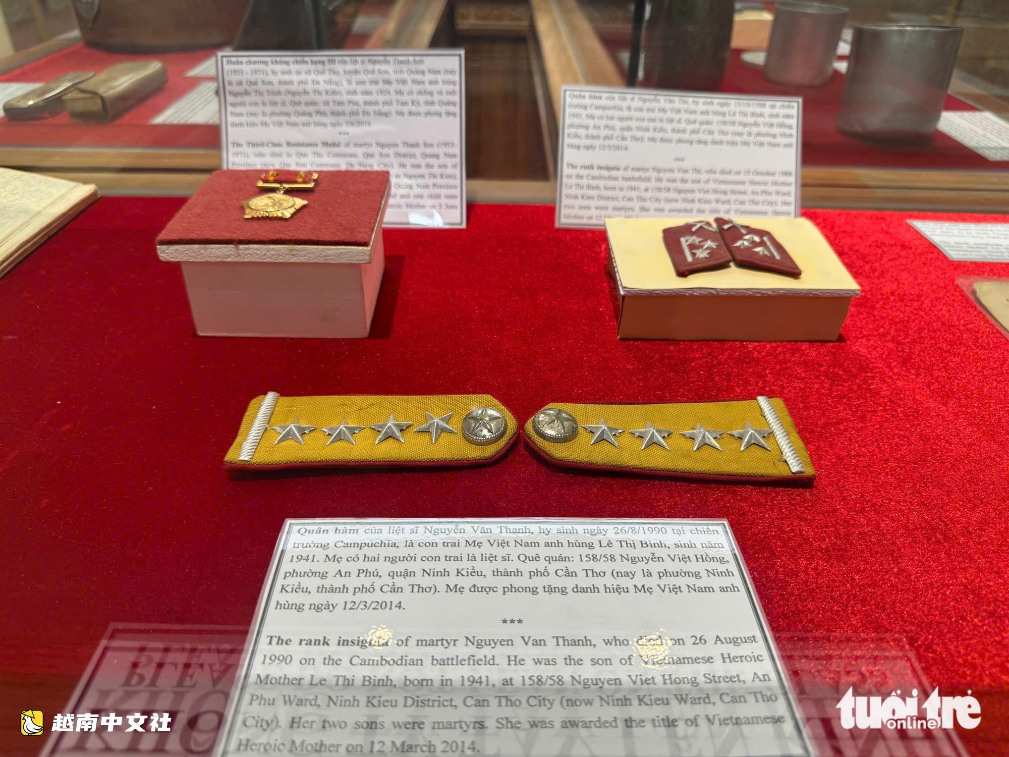 越南峴港展出烈士遺物:背包、手寫信、死亡通知書令人感動與感激