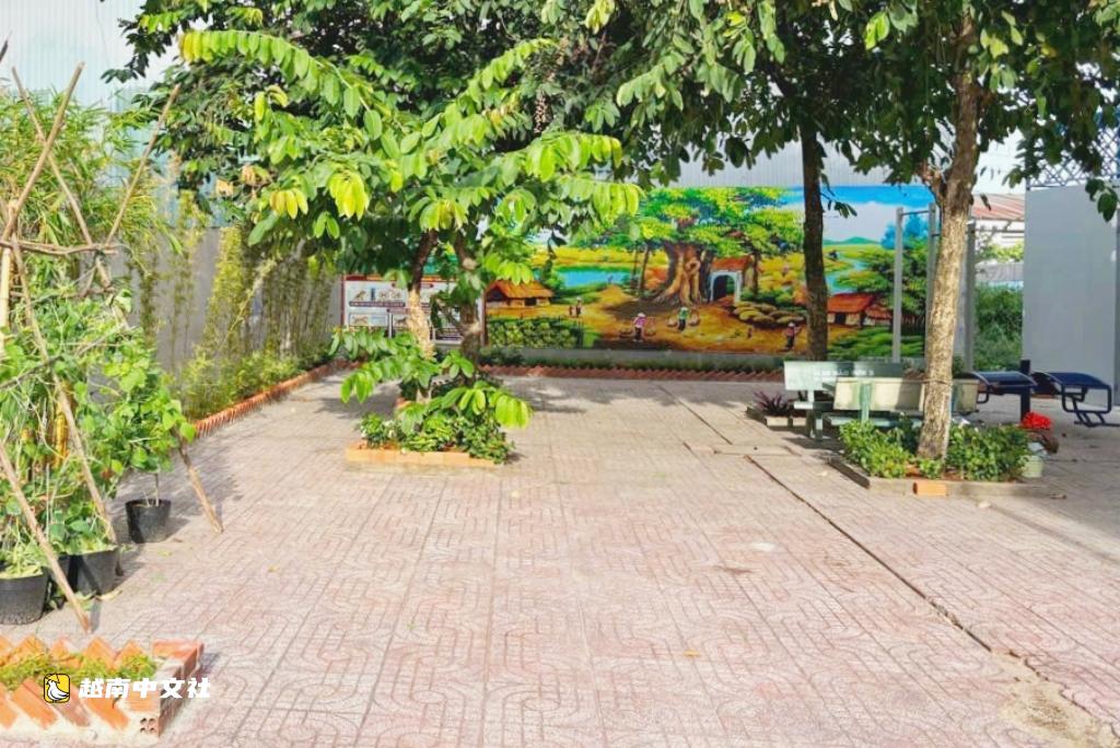 越南平新坊將52塊零散土地改造成迷你公園和社區活動場所