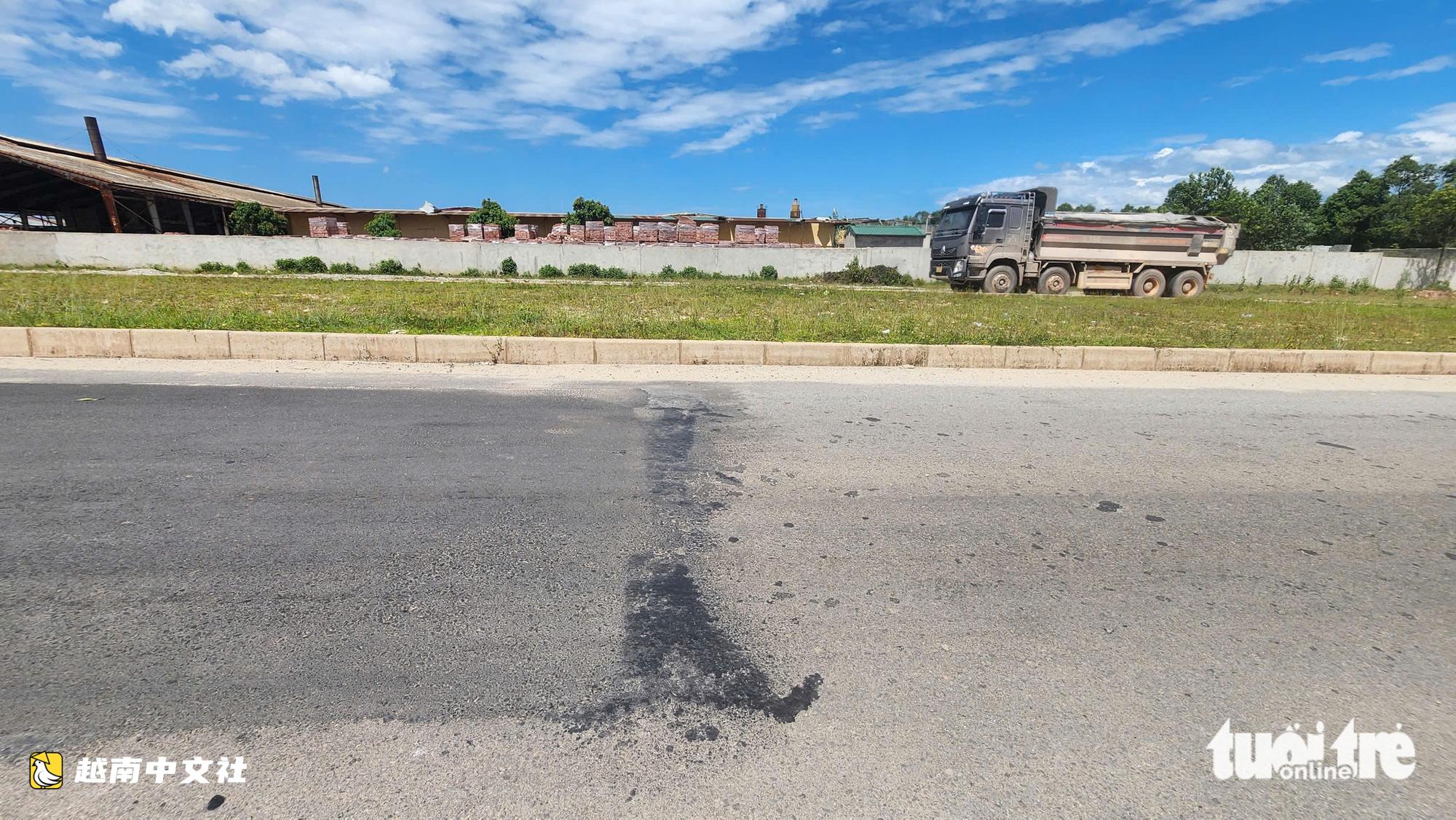 越南順化百億公路尚未移交即出現車轍,投資方稱因高溫和重載卡車所致