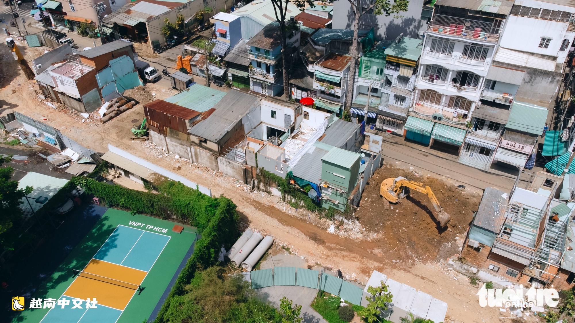 越南胡志明市多條陳平仲路拓寬工程居民加緊搬遷移交場地