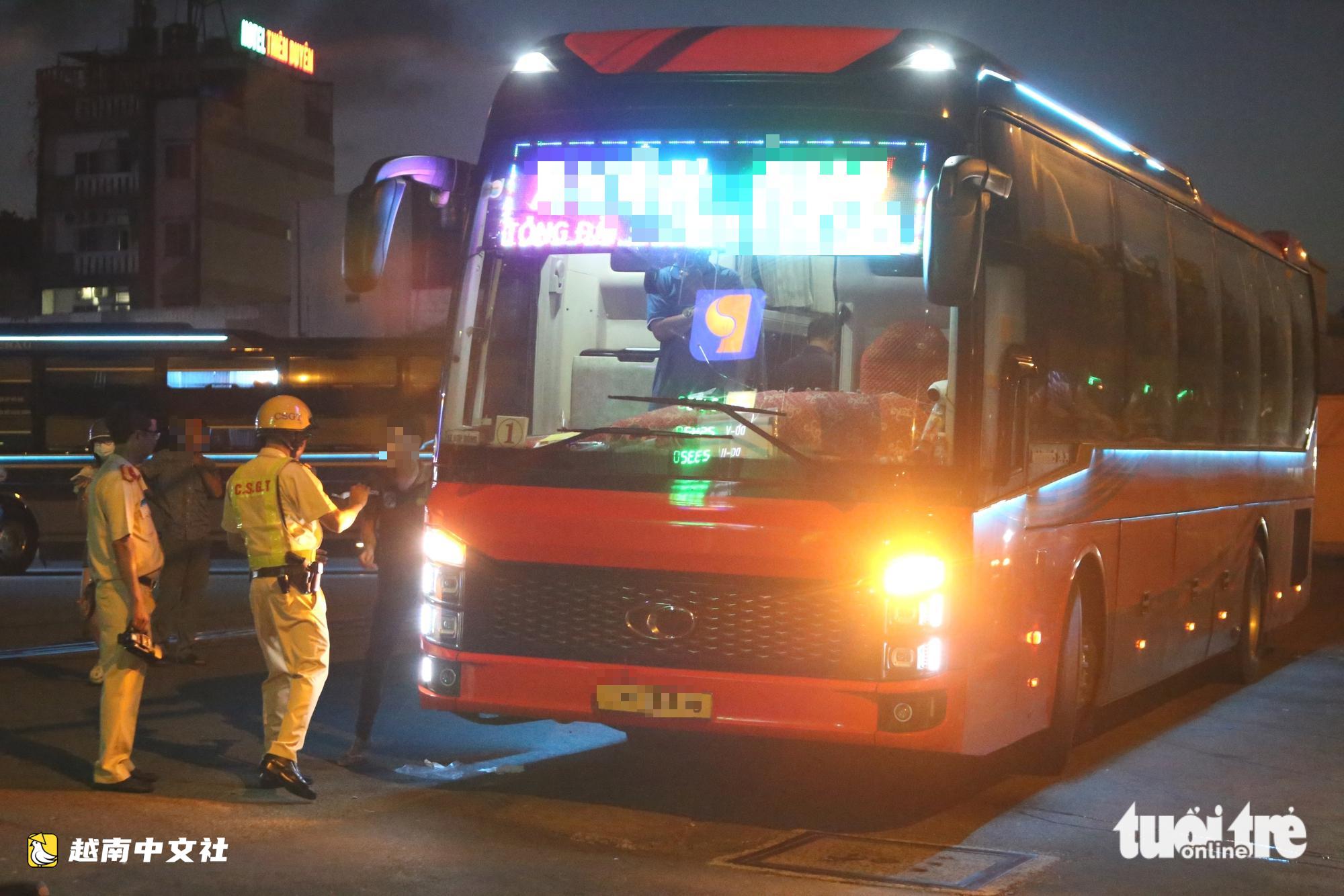 越南胡志明市眾多客車司機未刷卡監控行程以逃避處罰