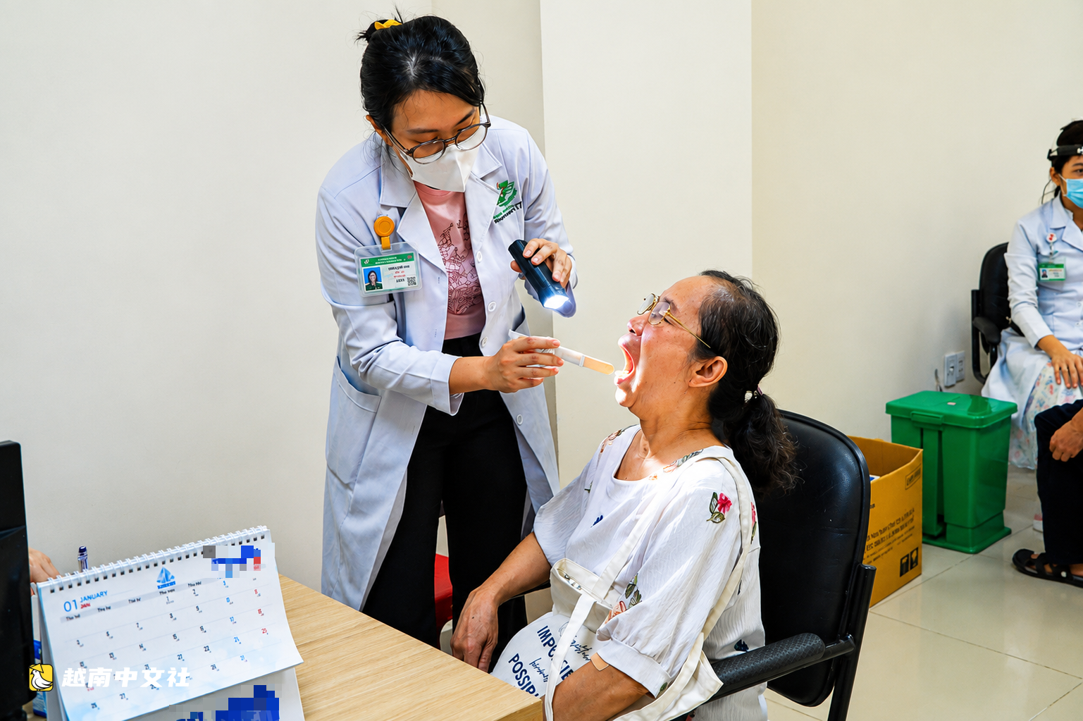 胡志明市多家醫院攜手為有功人員提供健康檢查