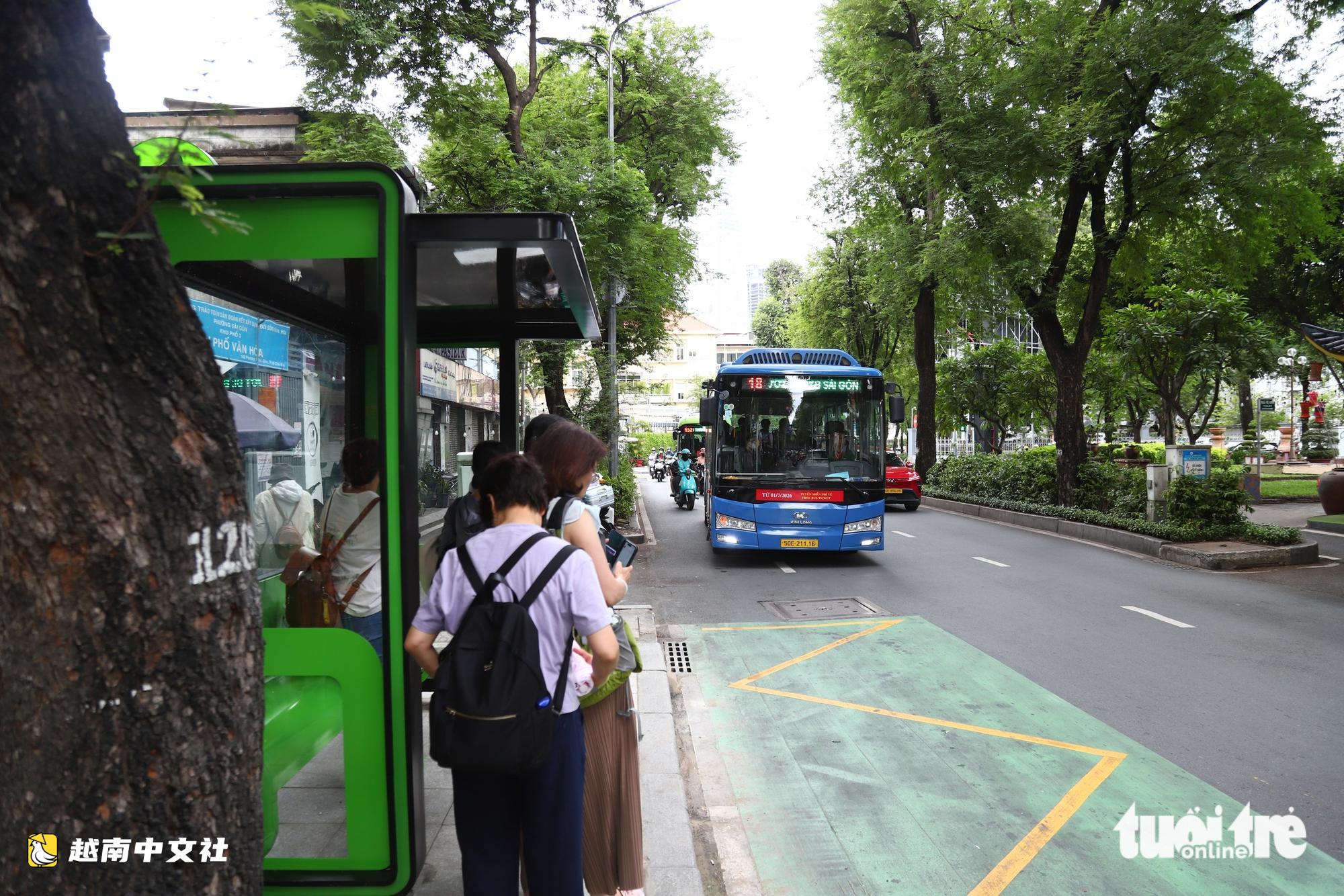 胡志明市試點新公交候車亭,民眾建議增加更多便利設施