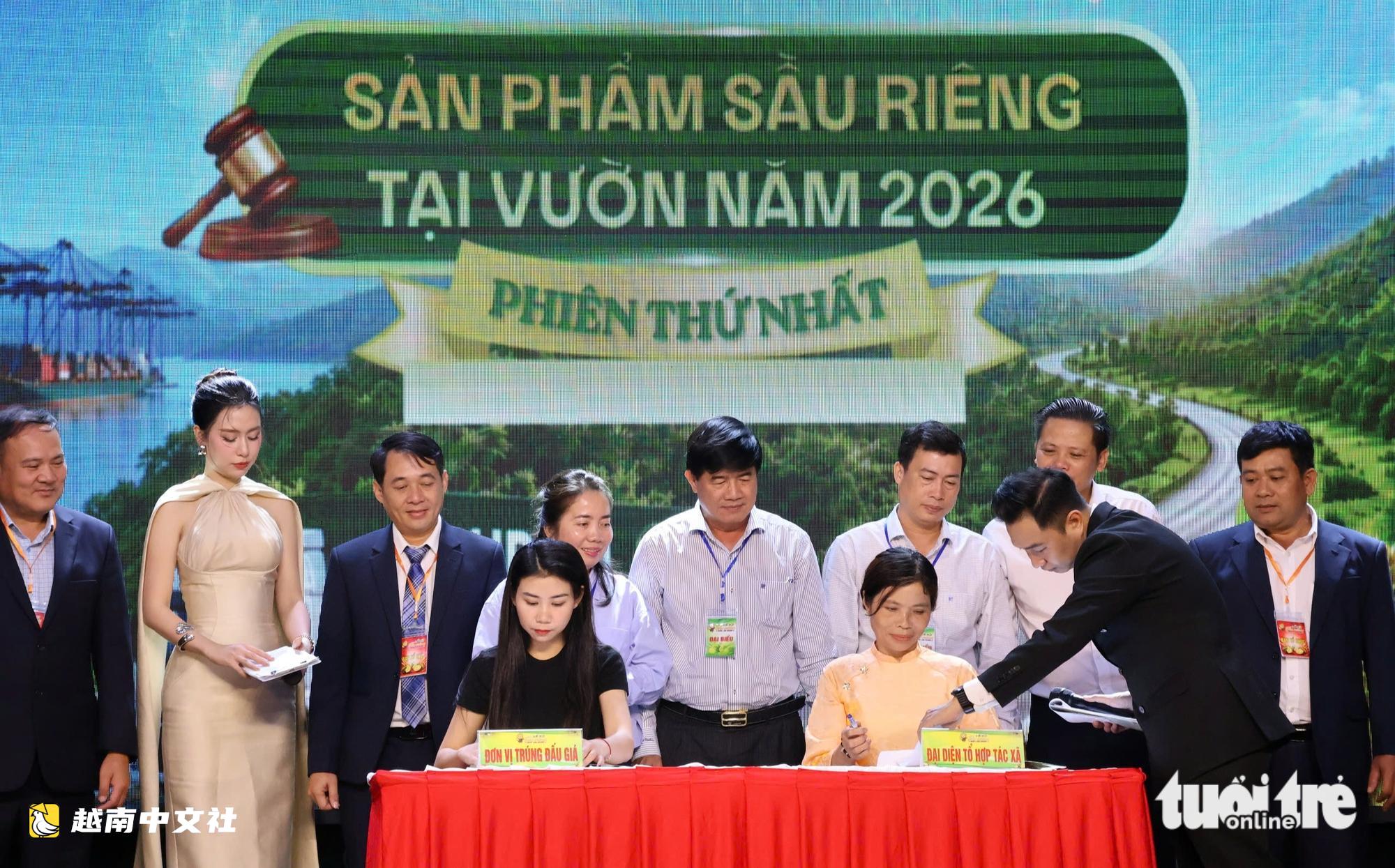 越南多樂省園中榴蓮拍賣,一批貨值近240億越南盾