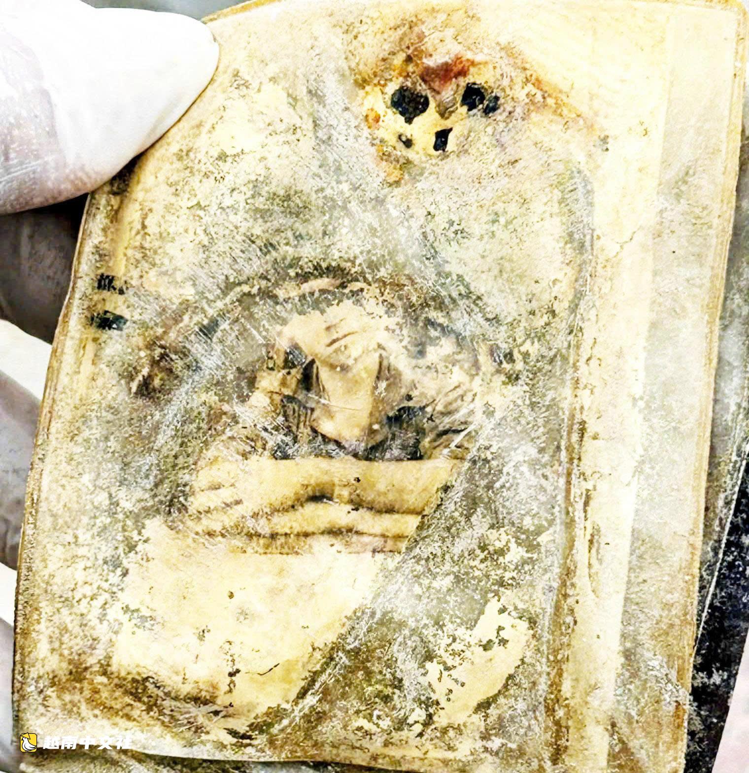 越南廣治省:鐵水壺、照片與神聖遺物——尋找烈士英雄之名
