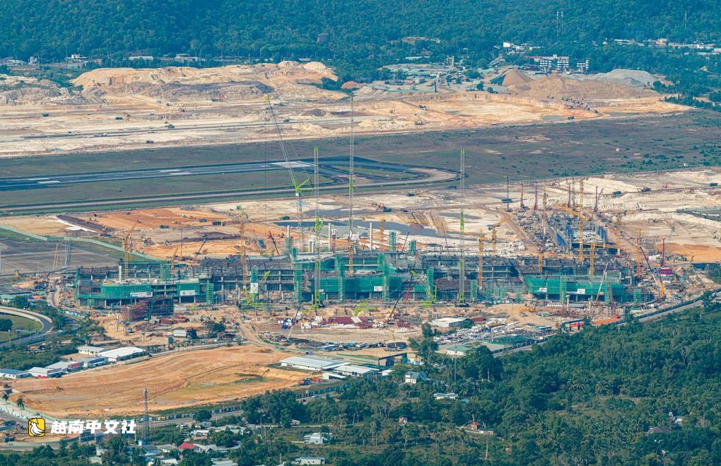 越南富國機場第二條跑道準備進行校準飛行