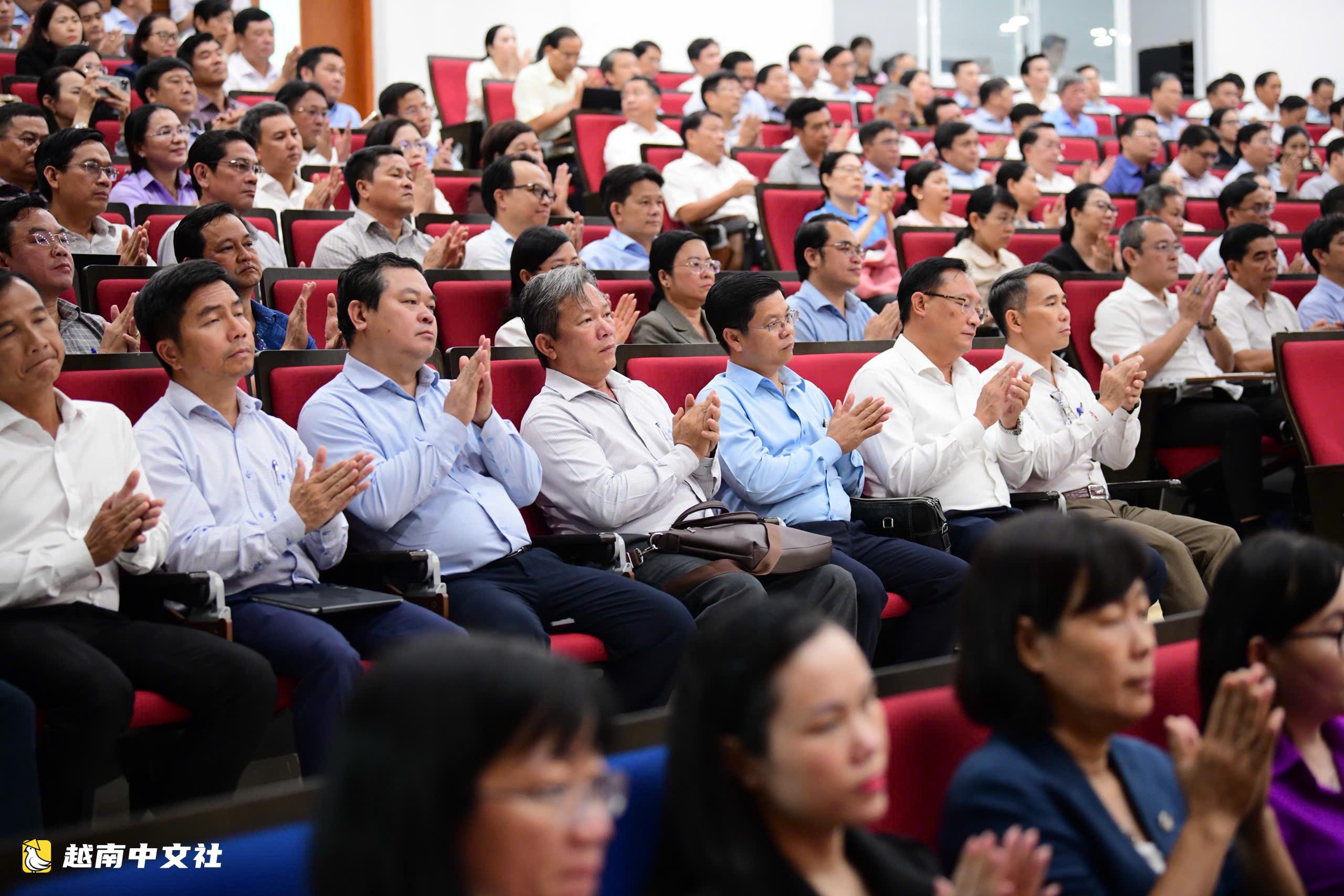越南胡志明市市委書記陳流光：各坊鄉黨委可自行提議合併