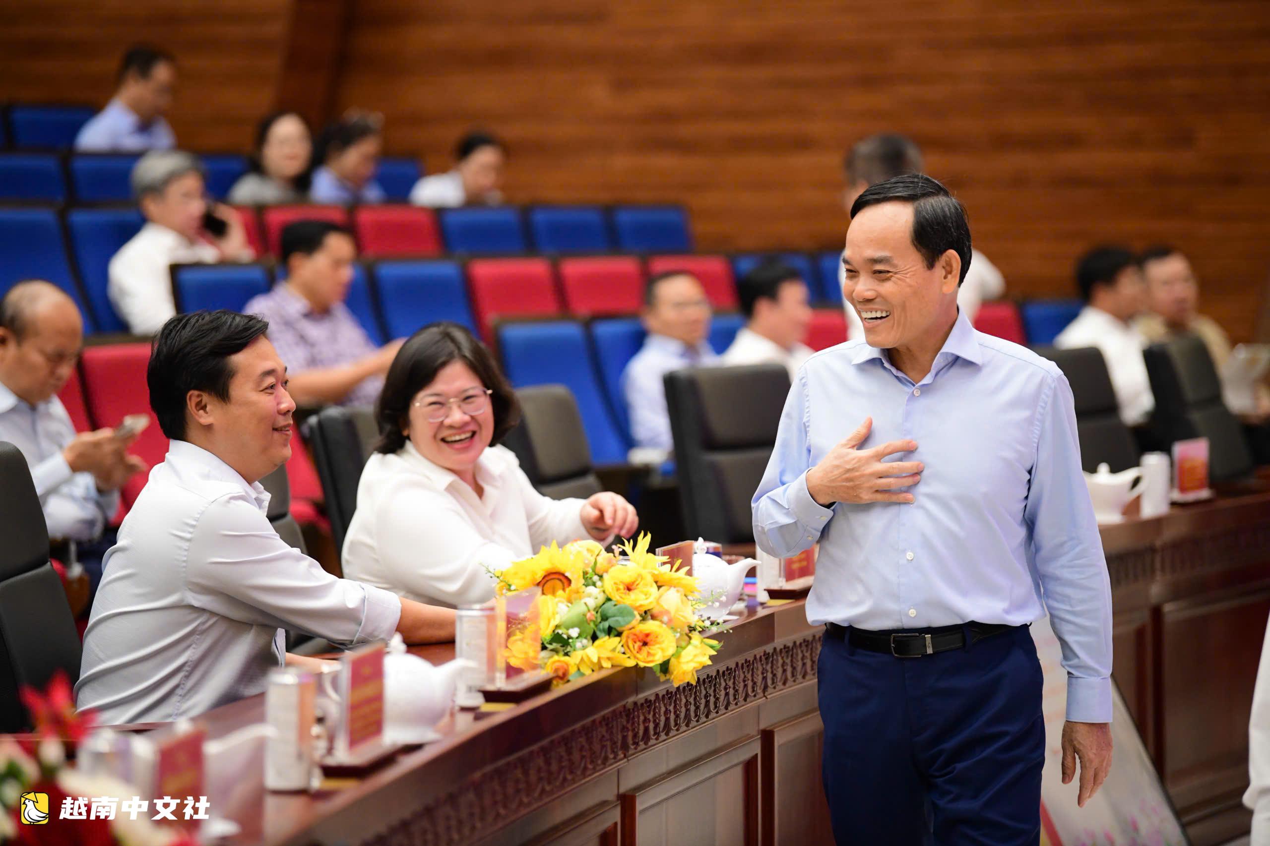 越南胡志明市市委書記陳流光：各坊鄉黨委可自行提議合併