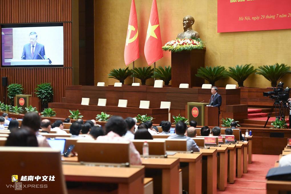 越共總書記、國家主席蘇林:消除“方便幹部、苦了人民”思想