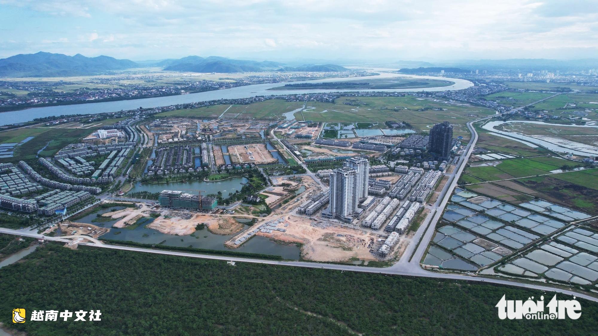 無人機航拍越南乂安-河靜間耗資超2500億越南盾的邊水3橋建設位置