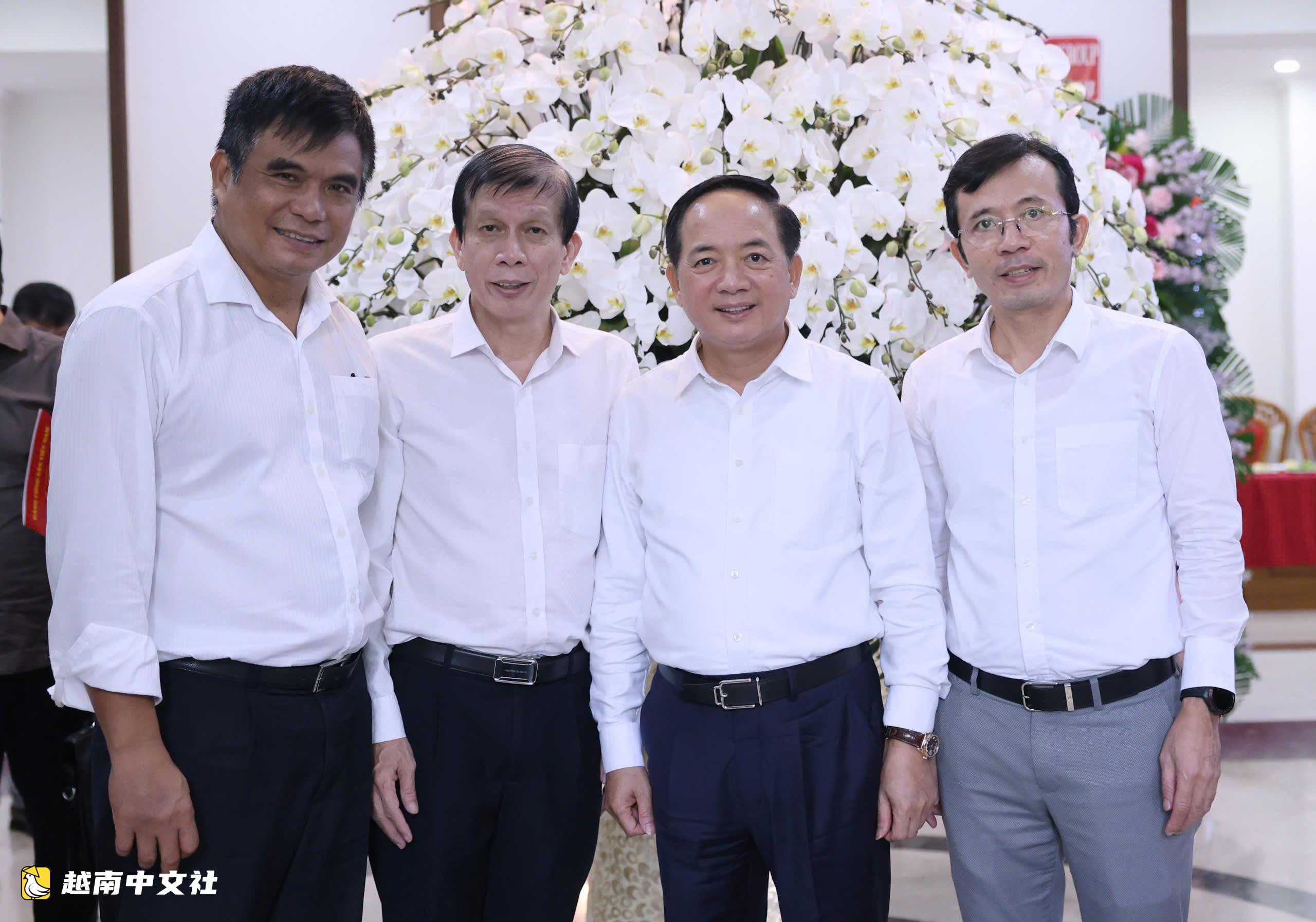 越南鄭文決:要想媒體傳播好,管理機構必須主動提供信息
