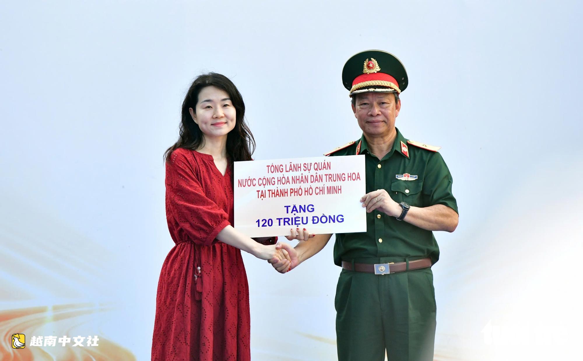 越南阮惠街橙色湧動 2026年橙劑受害者步行活動舉行