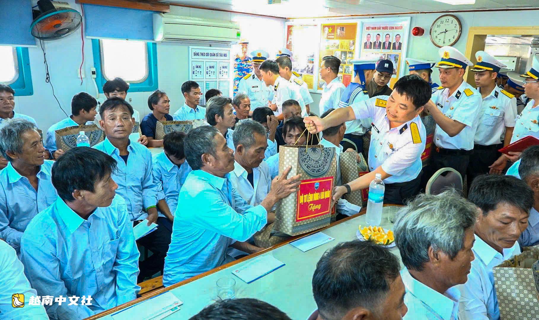 越南33名在南沙沉船的漁民已安全返回陸地