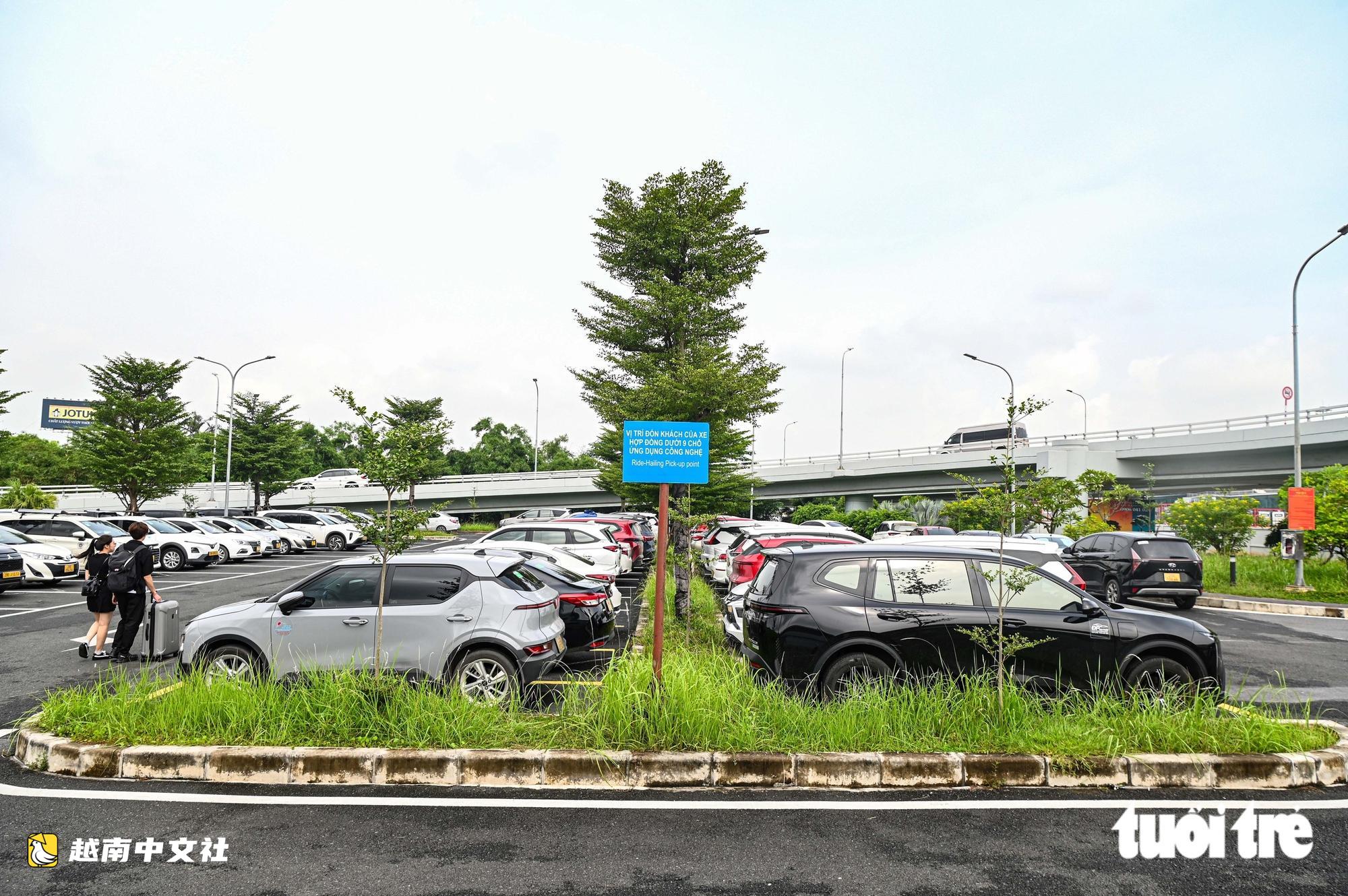 越南內排機場調整接客送客方案:道路通暢,網約車卻擔心...丟客