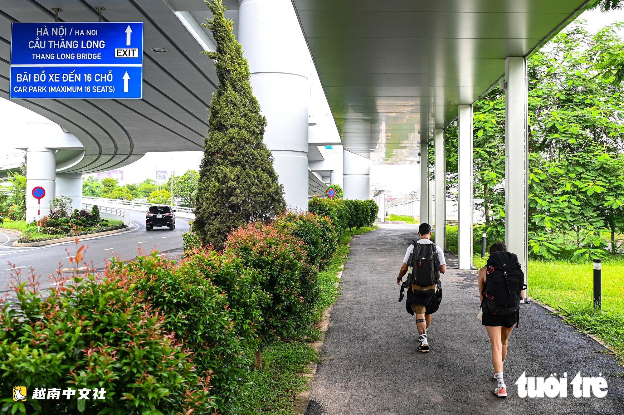 越南內排機場調整接客送客方案:道路通暢,網約車卻擔心...丟客