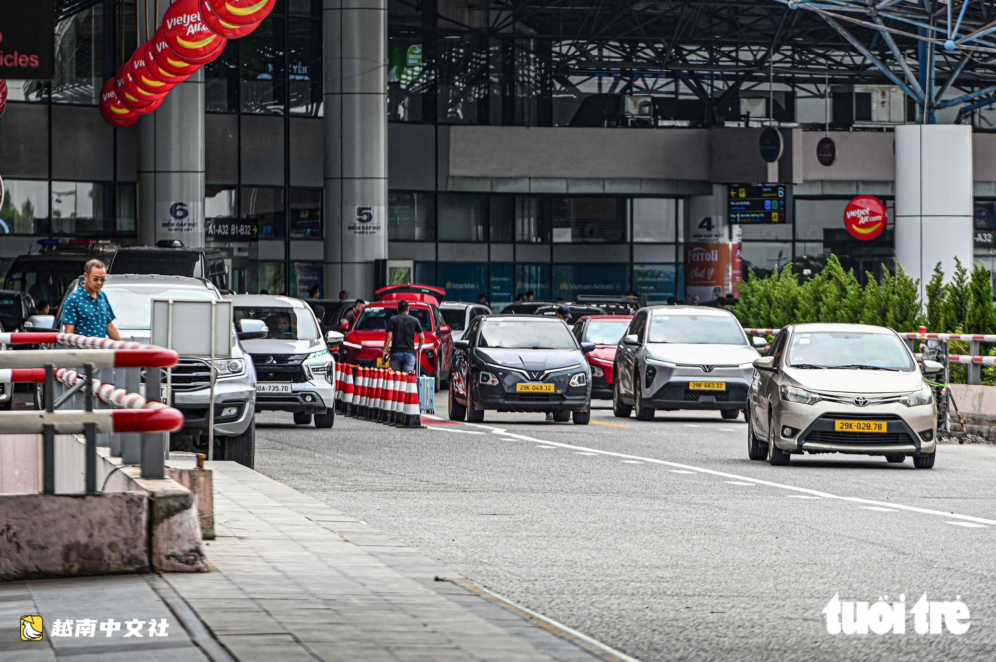 越南內排機場調整接客送客方案:道路通暢,網約車卻擔心...丟客