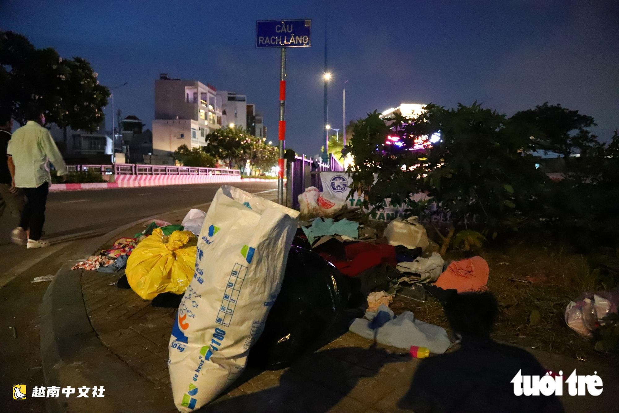 越南胡志明市平盛坊潘周楨街1050號公寓垃圾再現,當地擬安裝攝像頭