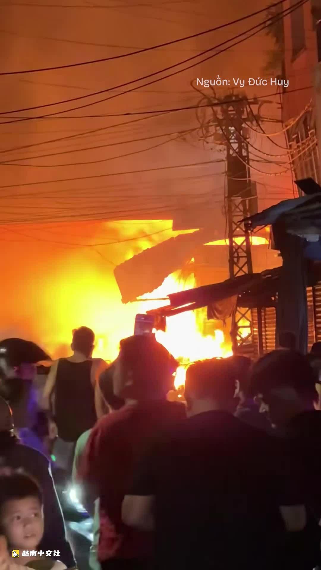 越南邊和市市場大火