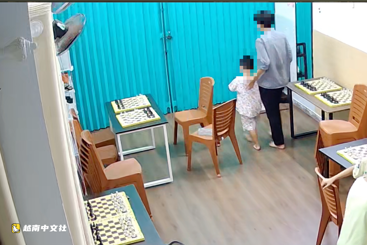 越南一國際象棋中心發佈6段視頻回應孩子因遲交學費被‘趕’出教室