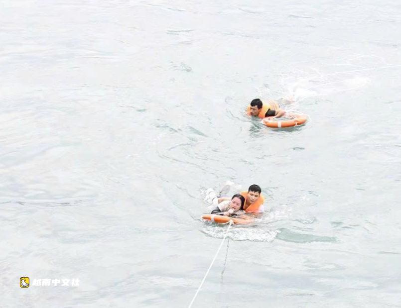 4人被海浪捲入峴港海域：不會游泳的女子奇蹟般存活8小時