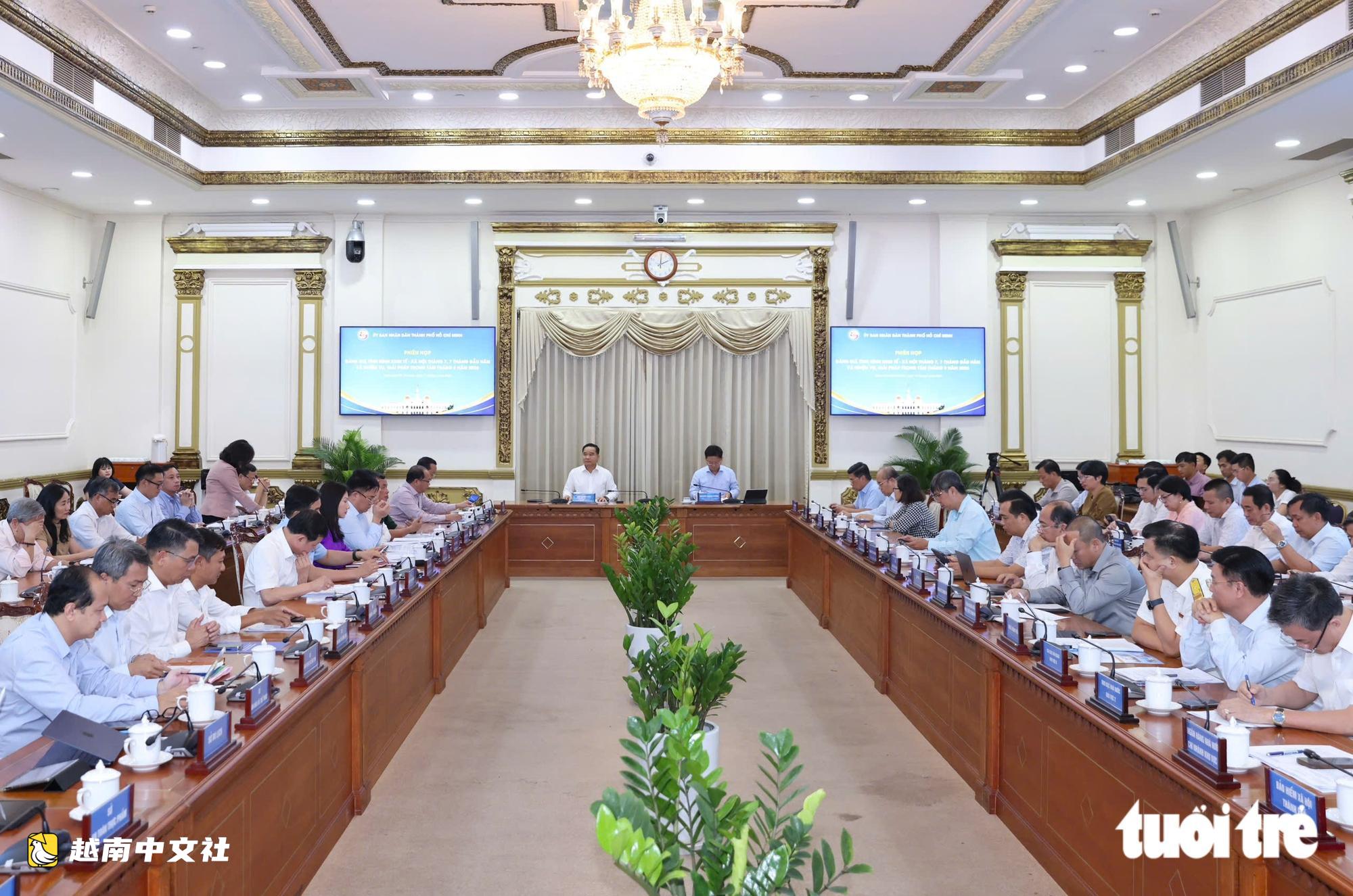 胡志明市衛生局局長:有些地方全民健康檢查覆蓋率近70%,有些低於5%