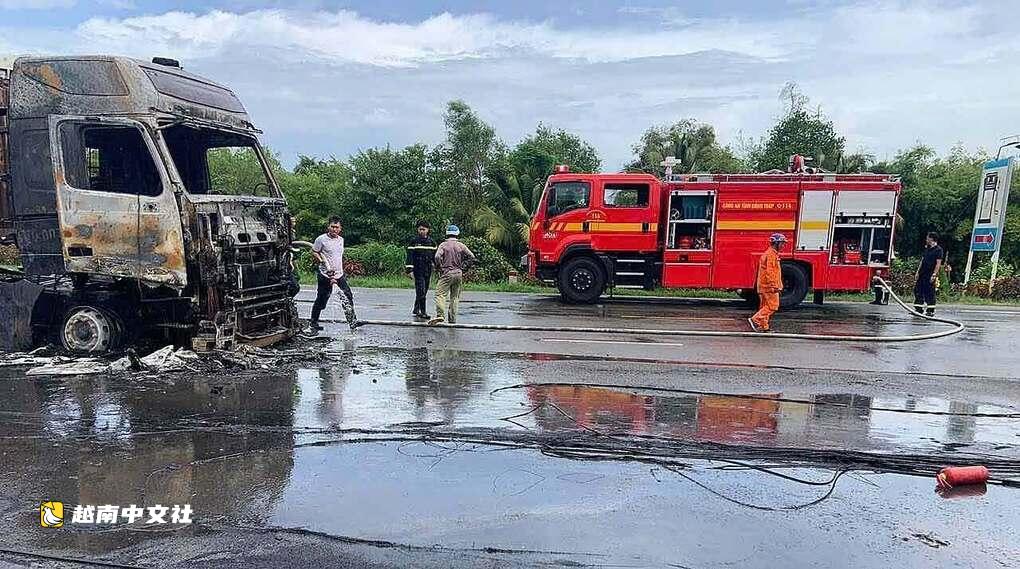 越南同塔省一卡車拖拽摩托車後爆炸致一人死亡