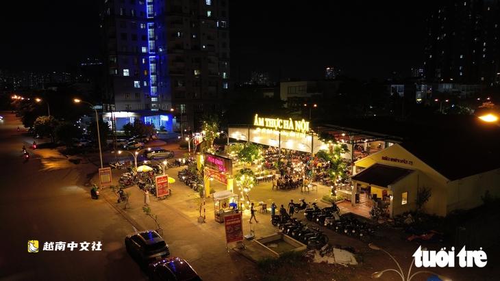 越南平政坊:酒館開在學校附近,土地卻僅允許臨時建體育設施