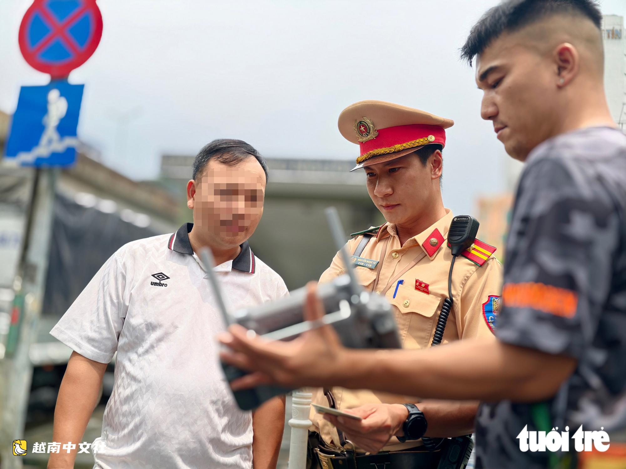 越南無人機協助交警在三環路發現多起交通違法行為