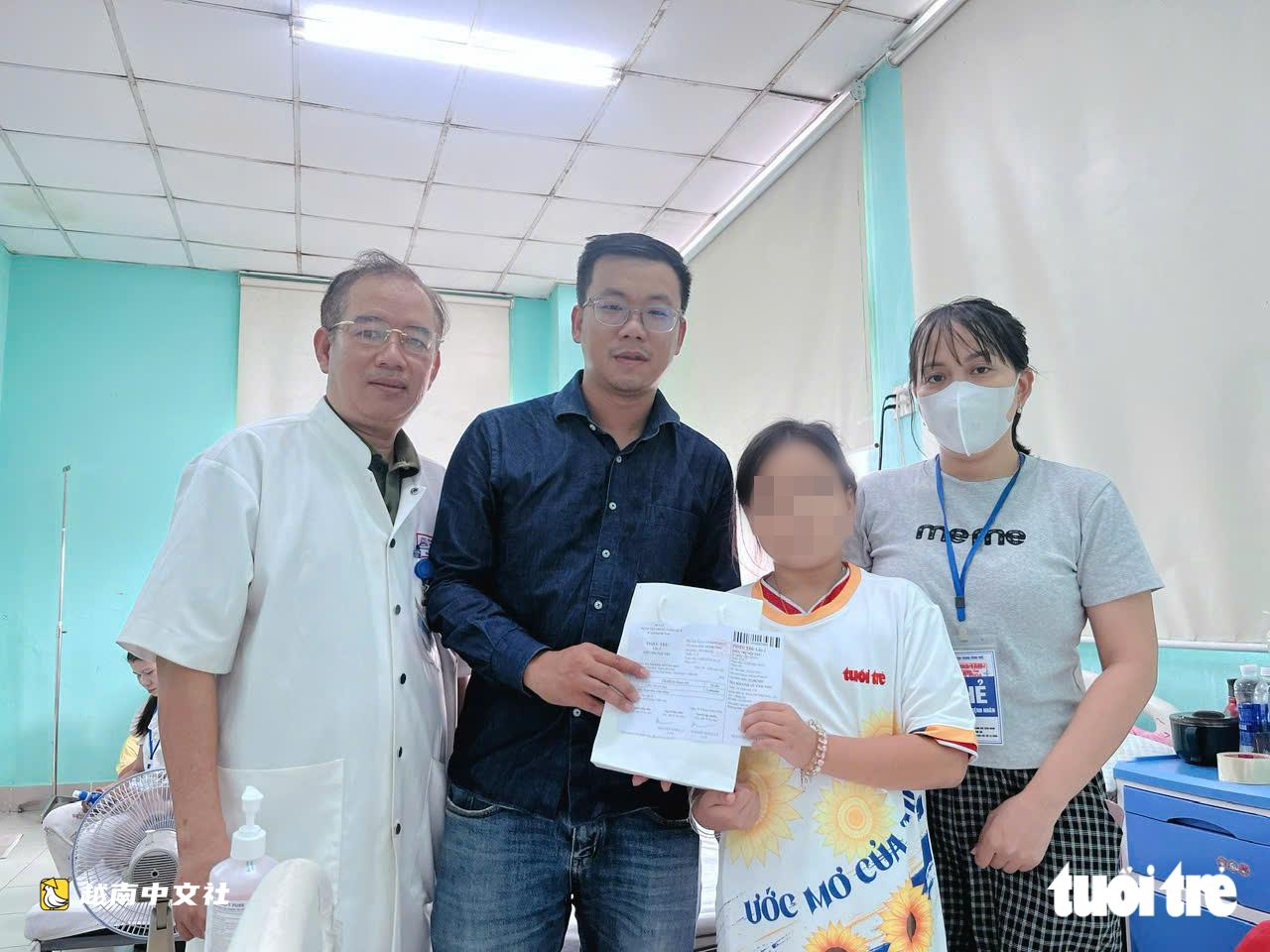 越南母親每日強忍不哭,收到4歲患癌孩子的1000萬越南盾藥費時卻哭了