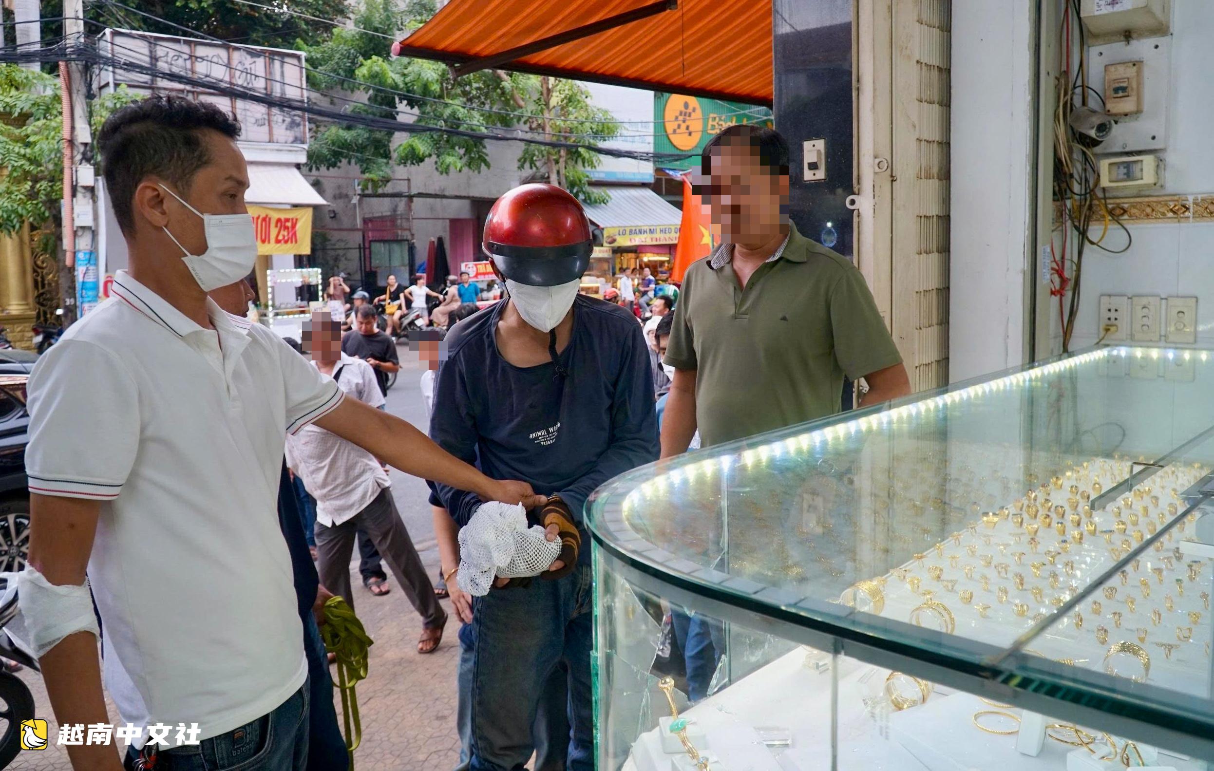 越南胡志明市金店遭搶劫,嫌疑人82分鐘後落網