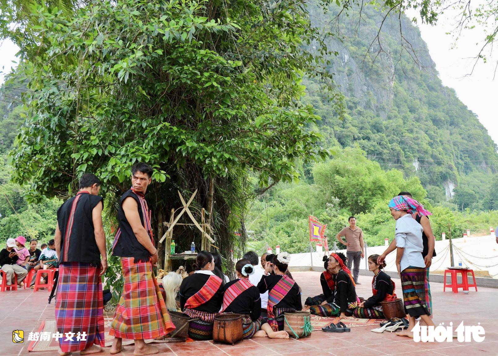 越南長山森林深處:雲僑族插秧節祈求豐收,並與旅遊相結合