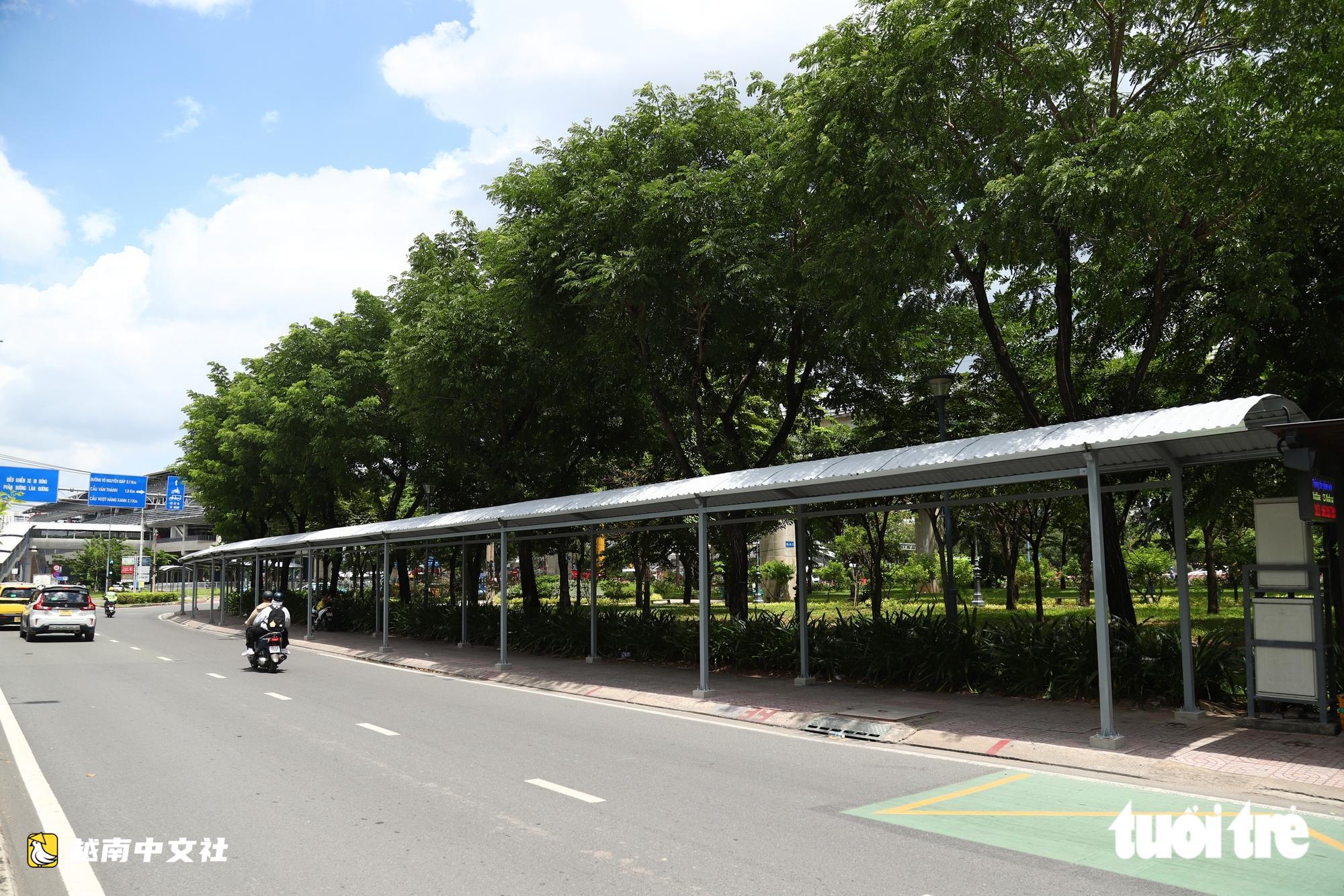 越南胡志明市公交站臺裝綠化攝像頭 更涼爽安全