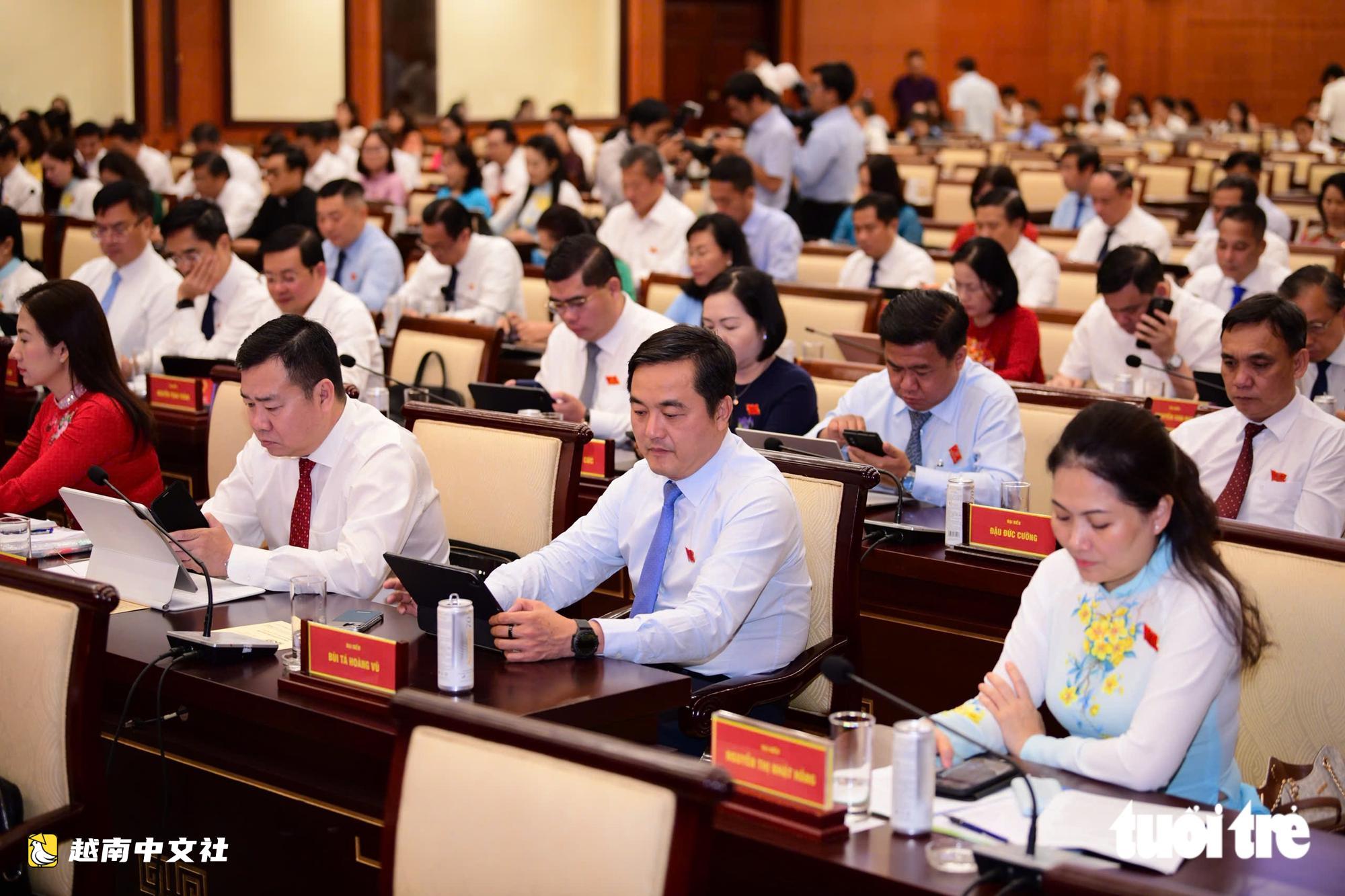 胡志明市人民委員會主席:優先在本屆任期內完成跨區域交通線路