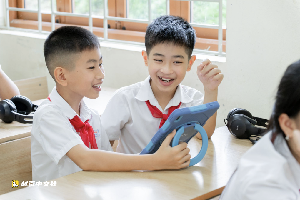 越南Vuihoc連續4年幫助困難地區學生接觸數字圖書館