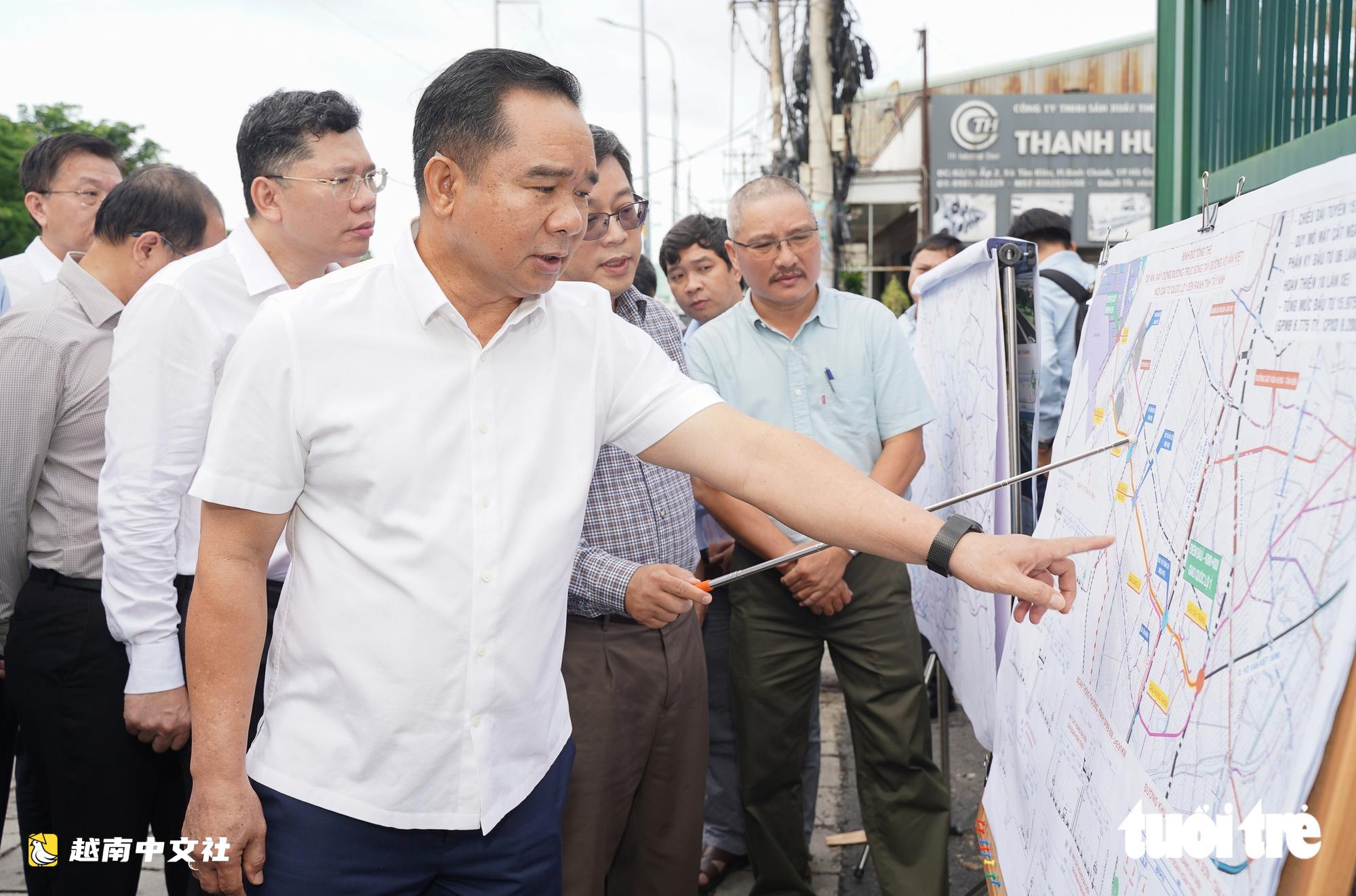 胡志明市人民委員會主席:優先在本屆任期內完成跨區域交通線路