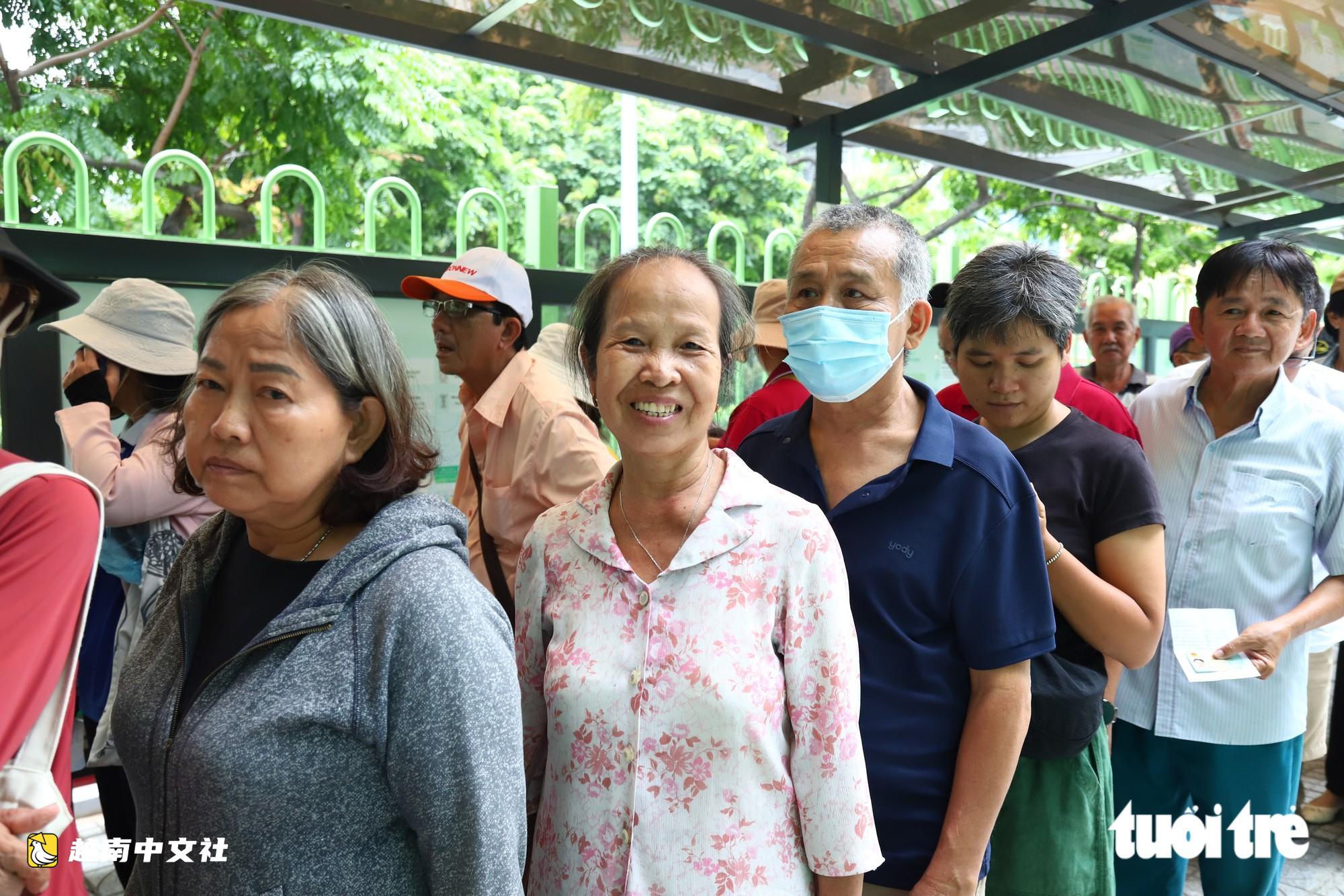 胡志明市公共交通卡小巧如身份證,可用於公交、地鐵、自行車
