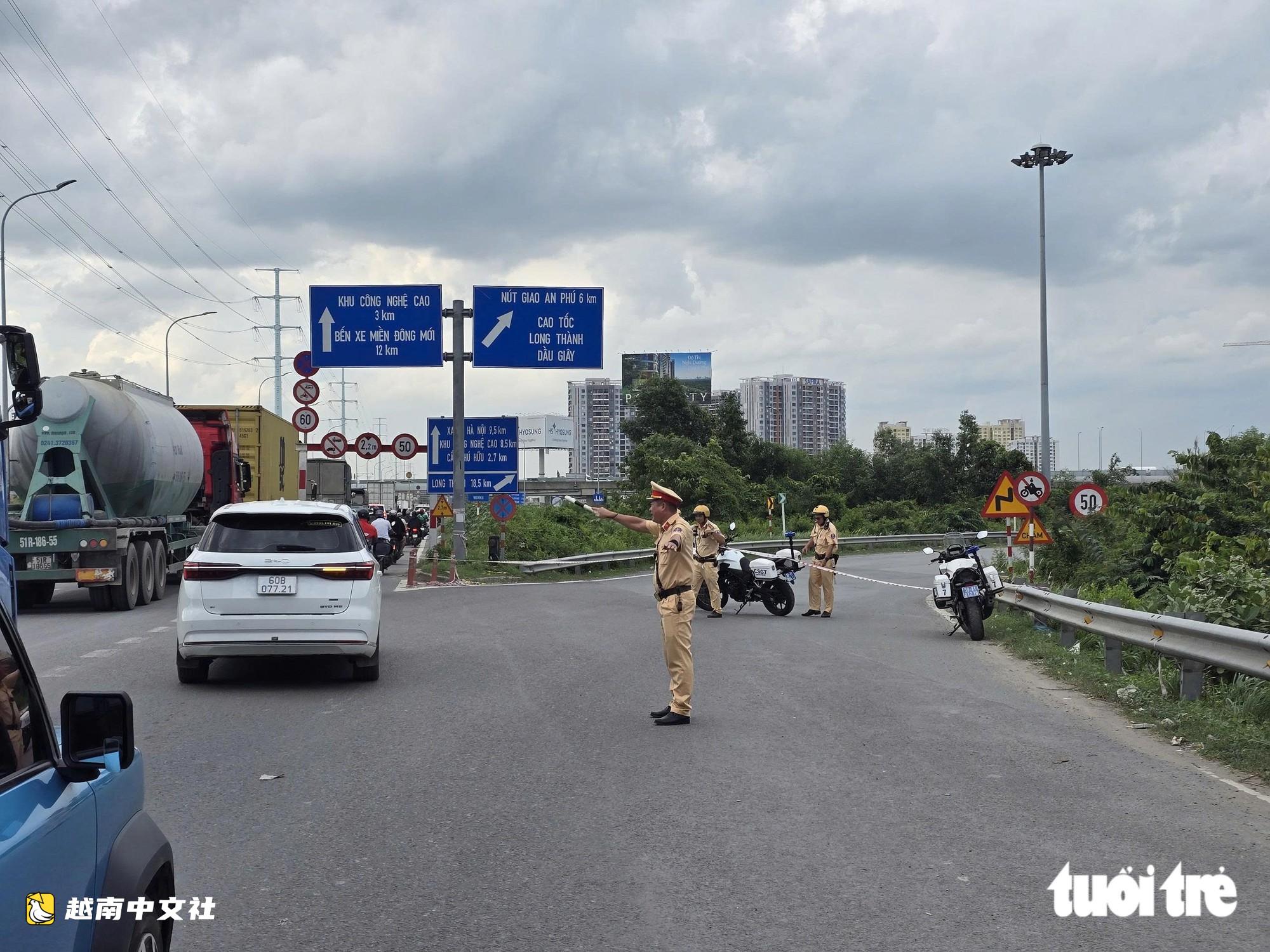 胡志明市-隆城高速公路擁堵蔓延至武志公路,司機應選擇合適的路線