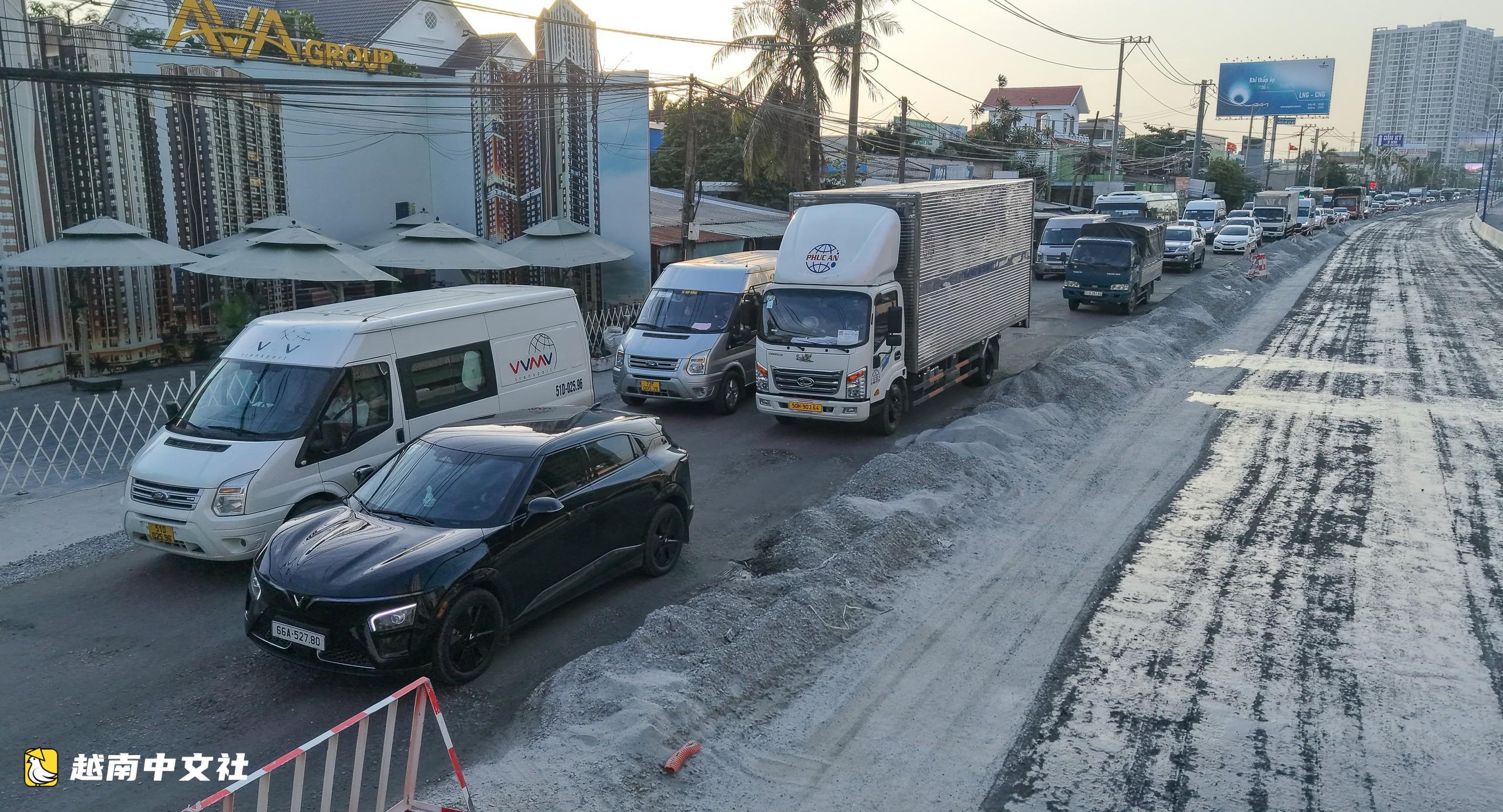 胡志明市居民忙著搬家騰地以擴建13號國道