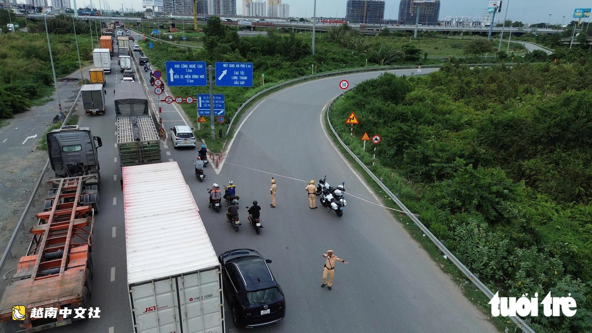 胡志明市-隆城高速公路擁堵蔓延至武志公路,司機應選擇合適的路線