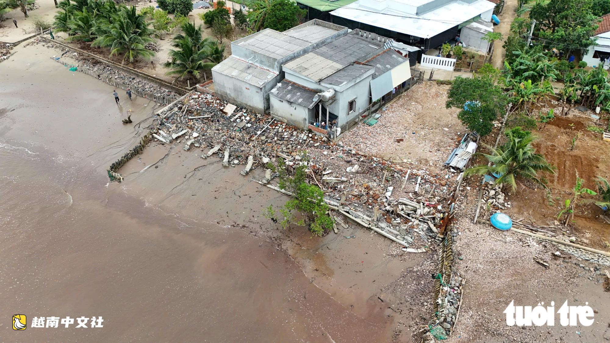 越南緊急修建堤壩護岸，居民不再擔心雨季風暴中海浪'吞噬房屋'