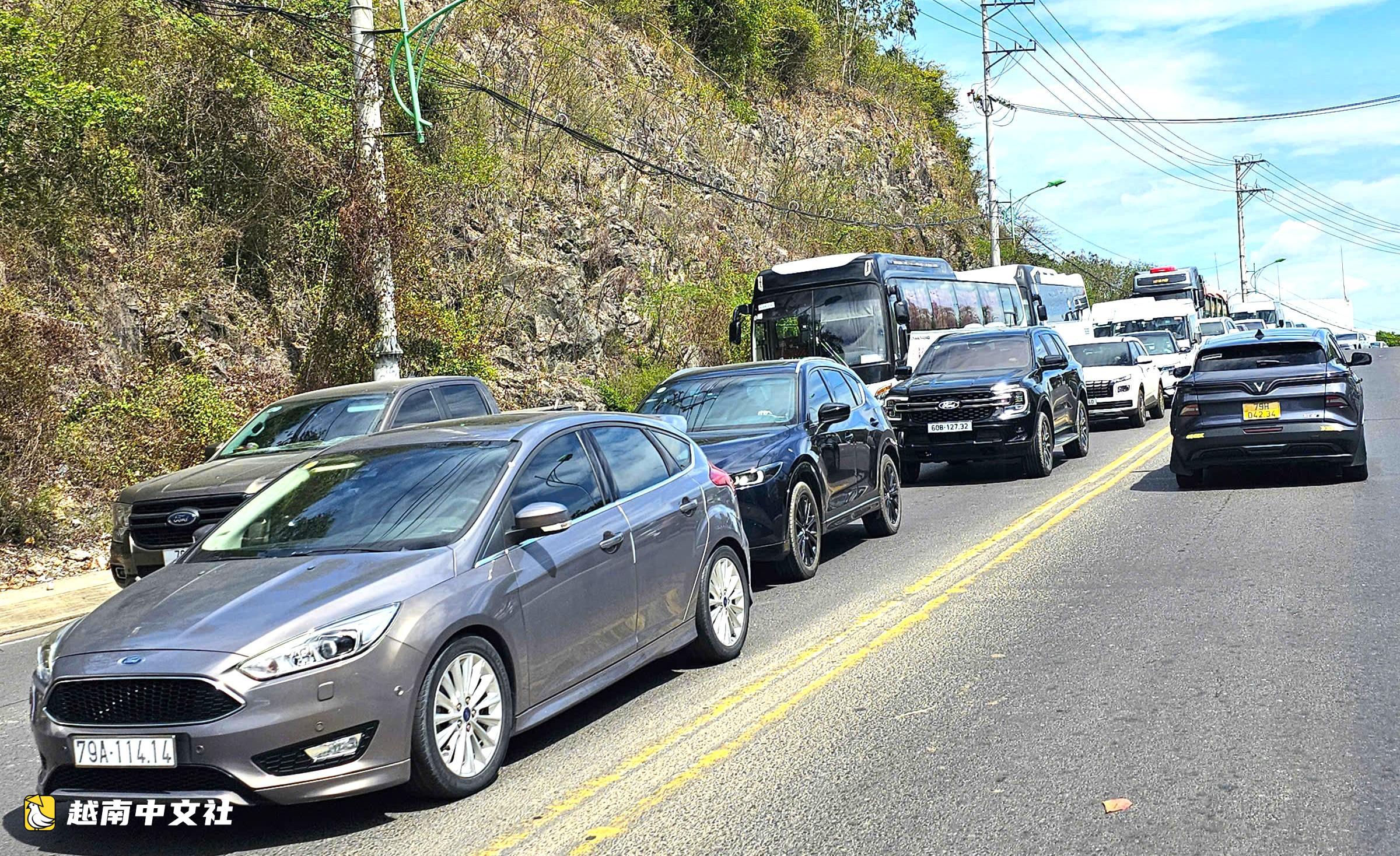 越南9·2假期:擺脫高速堵車,胡志明市、同奈遊客湧向芽莊人山人海