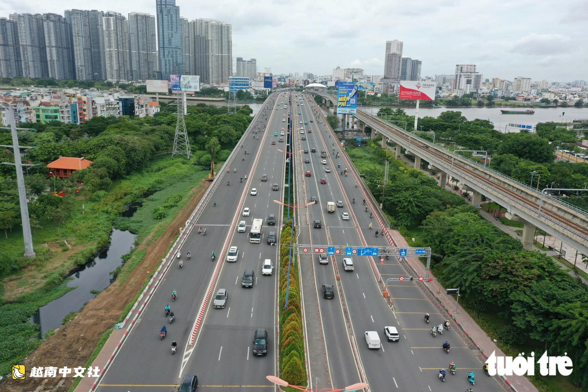 胡志明市道路也迎來9月2日國慶‘假期’,環島暢通,過橋車輛‘平穩舒適’