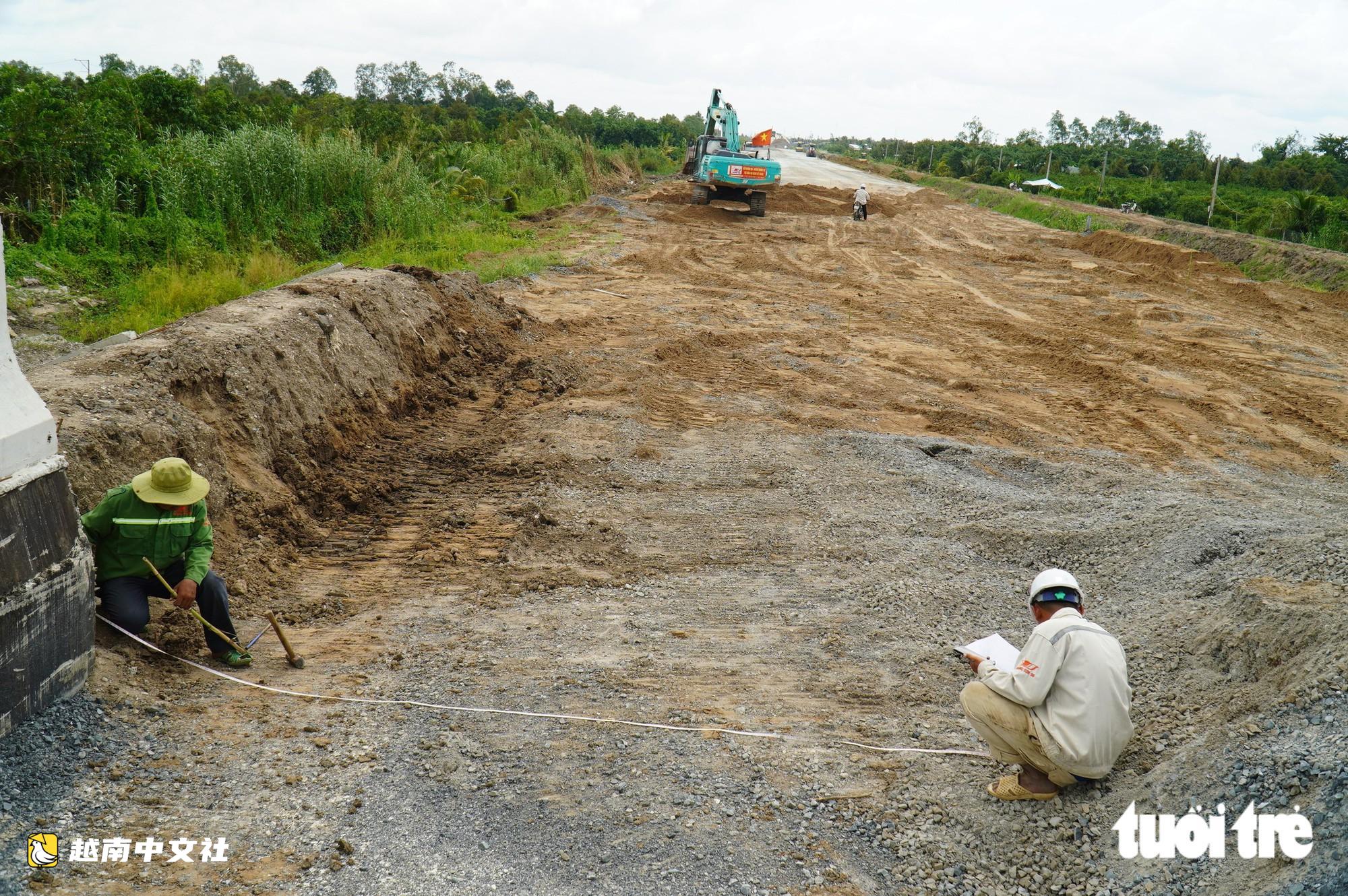 越南同塔省兩條高速公路9·2國慶假期持續施工