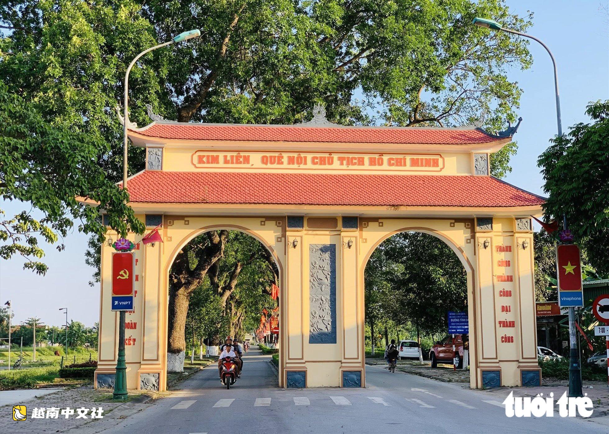 越南義安省金蓮鄉民眾同心獻地拆牆拓寬道路