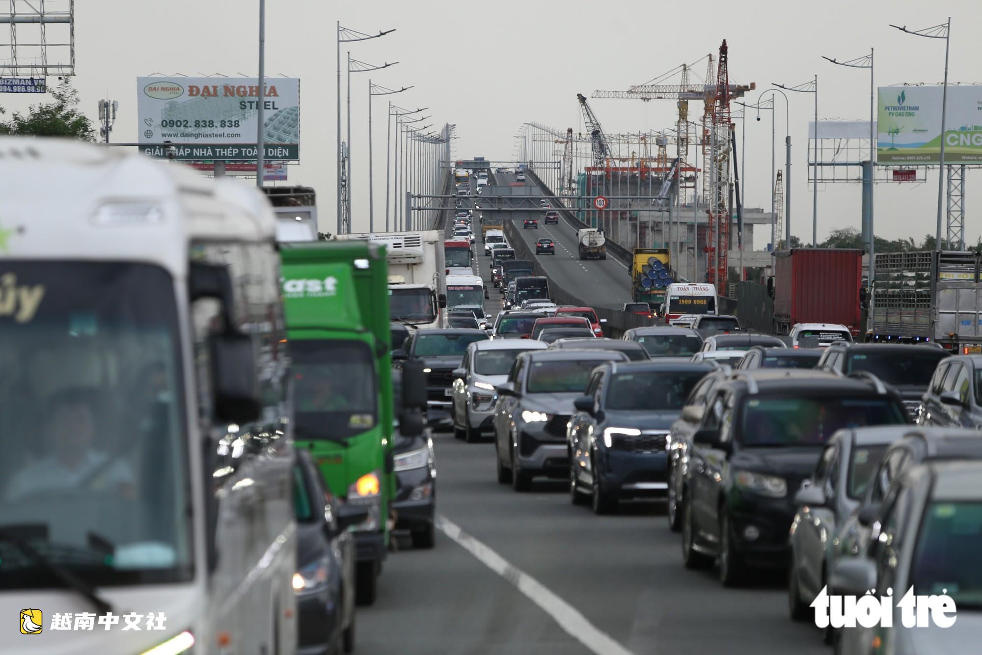 越南9·2假期返程:胡志明市-隆城高速仍堵車,提前回城也難避擁堵