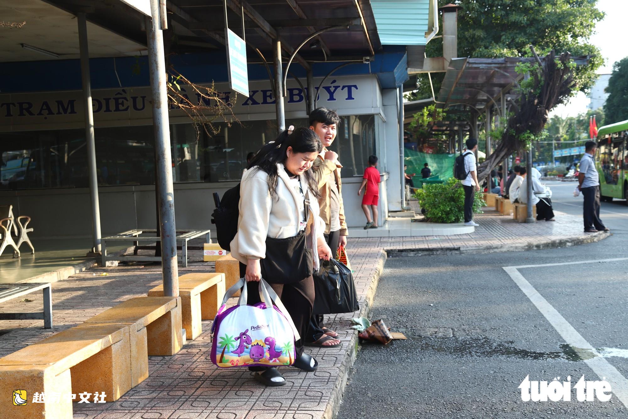 假期最后一天，进出越南胡志明市的门户道路和机场仍相当通畅