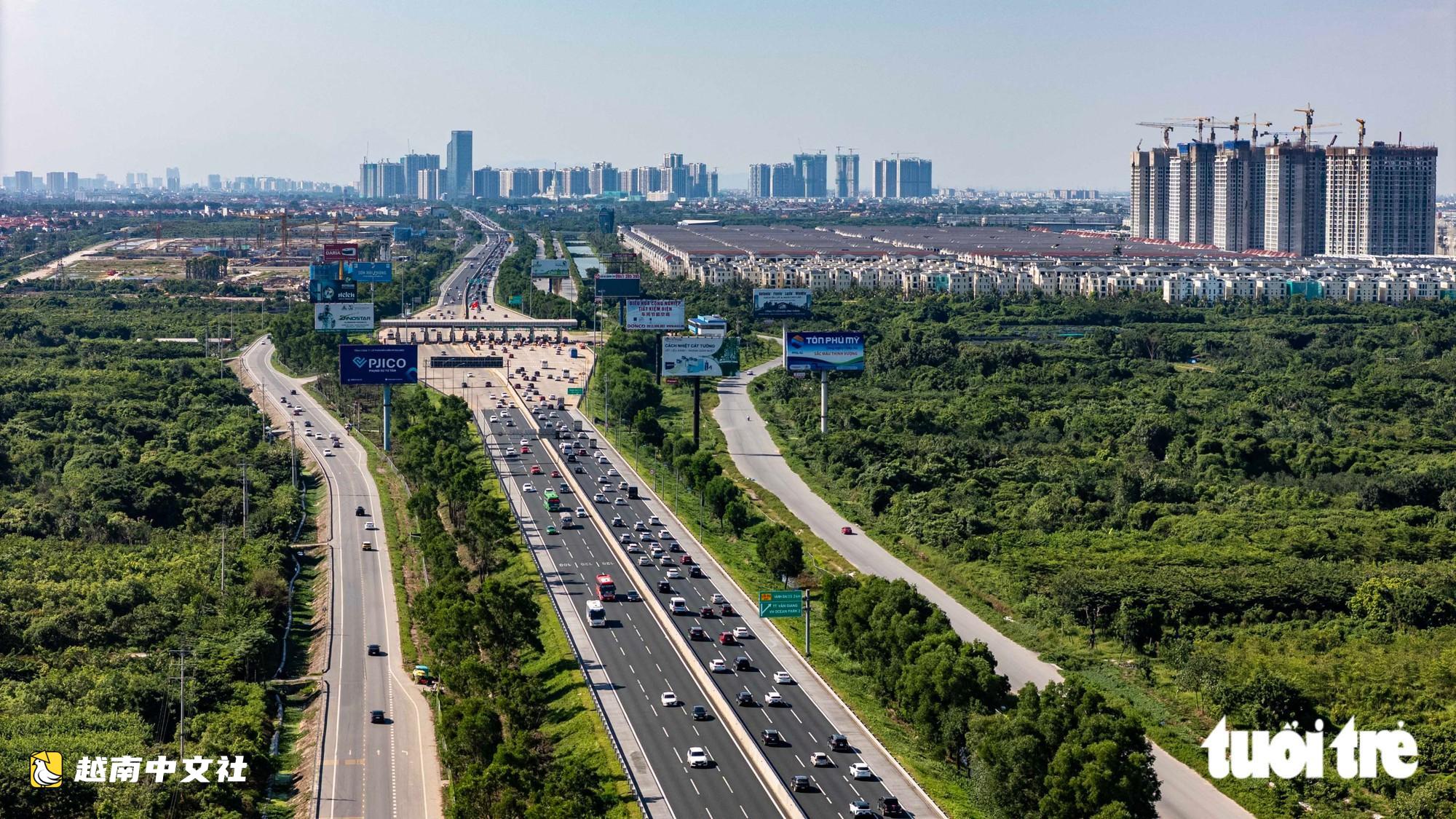 越南河內:假期返程車流高峰,永綏橋擁堵嚴重