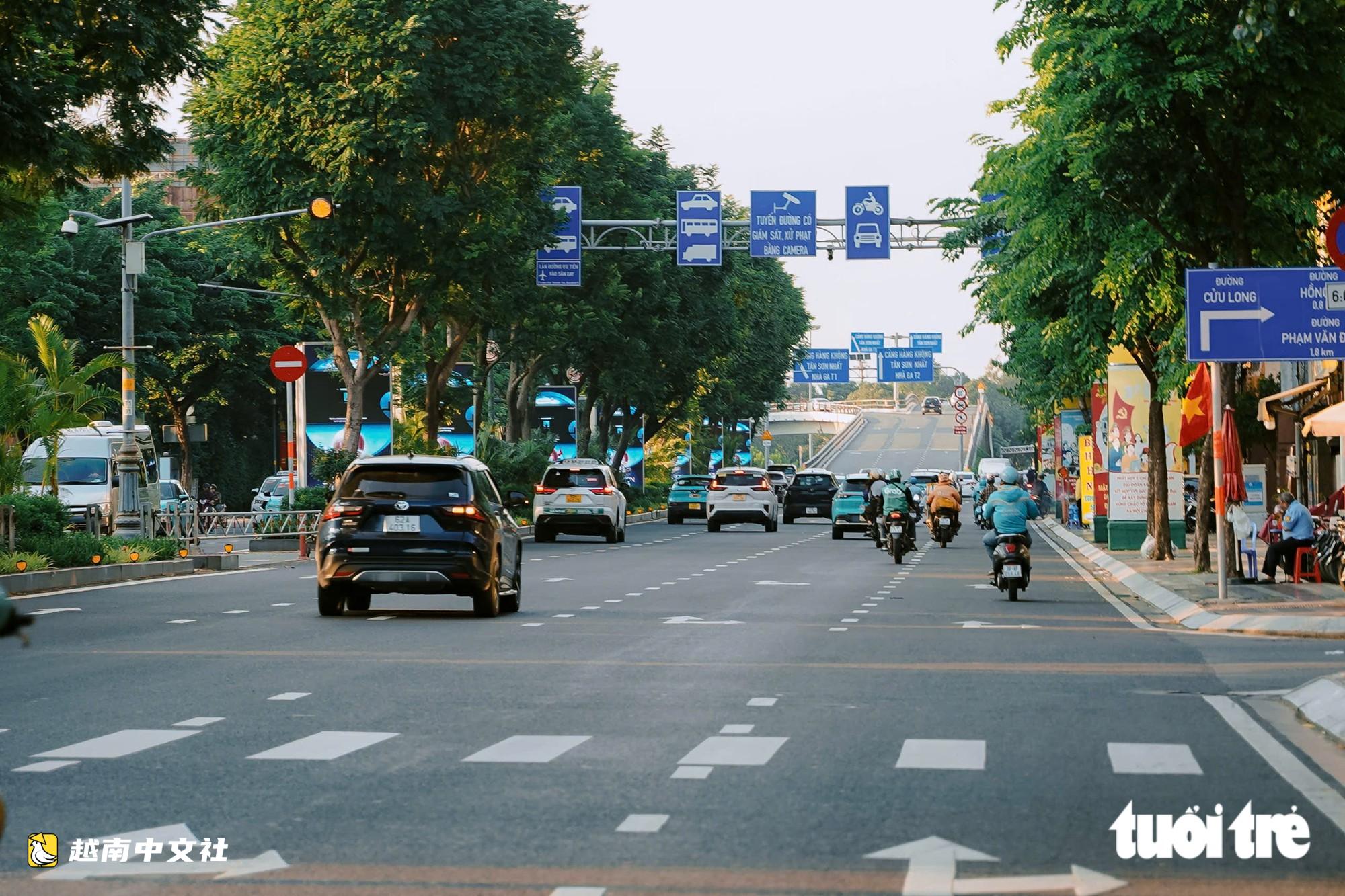 假期最后一天，进出越南胡志明市的门户道路和机场仍相当通畅